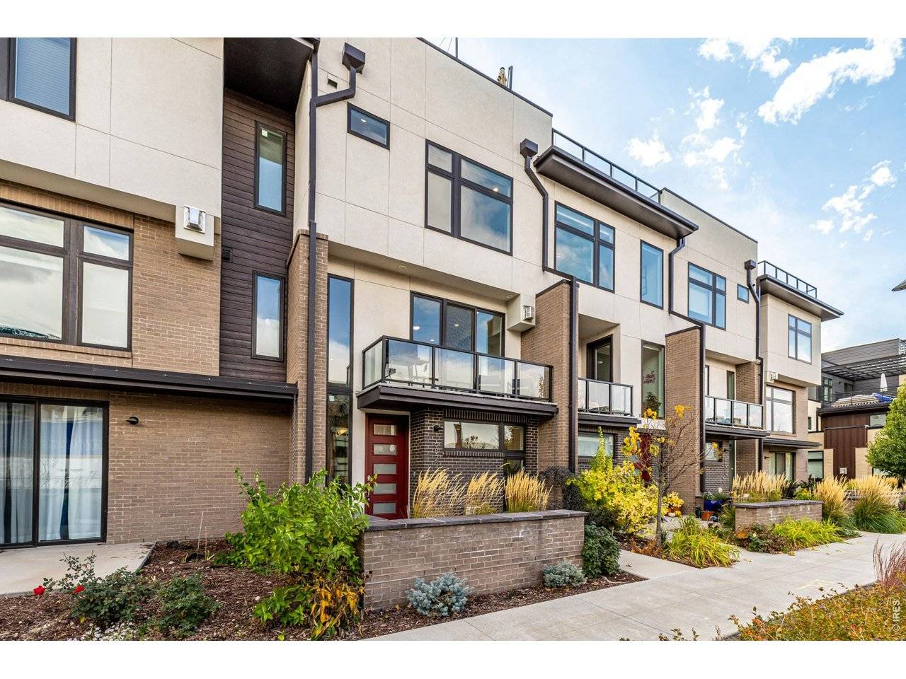 6820 E Lowry, Denver, CO 80230