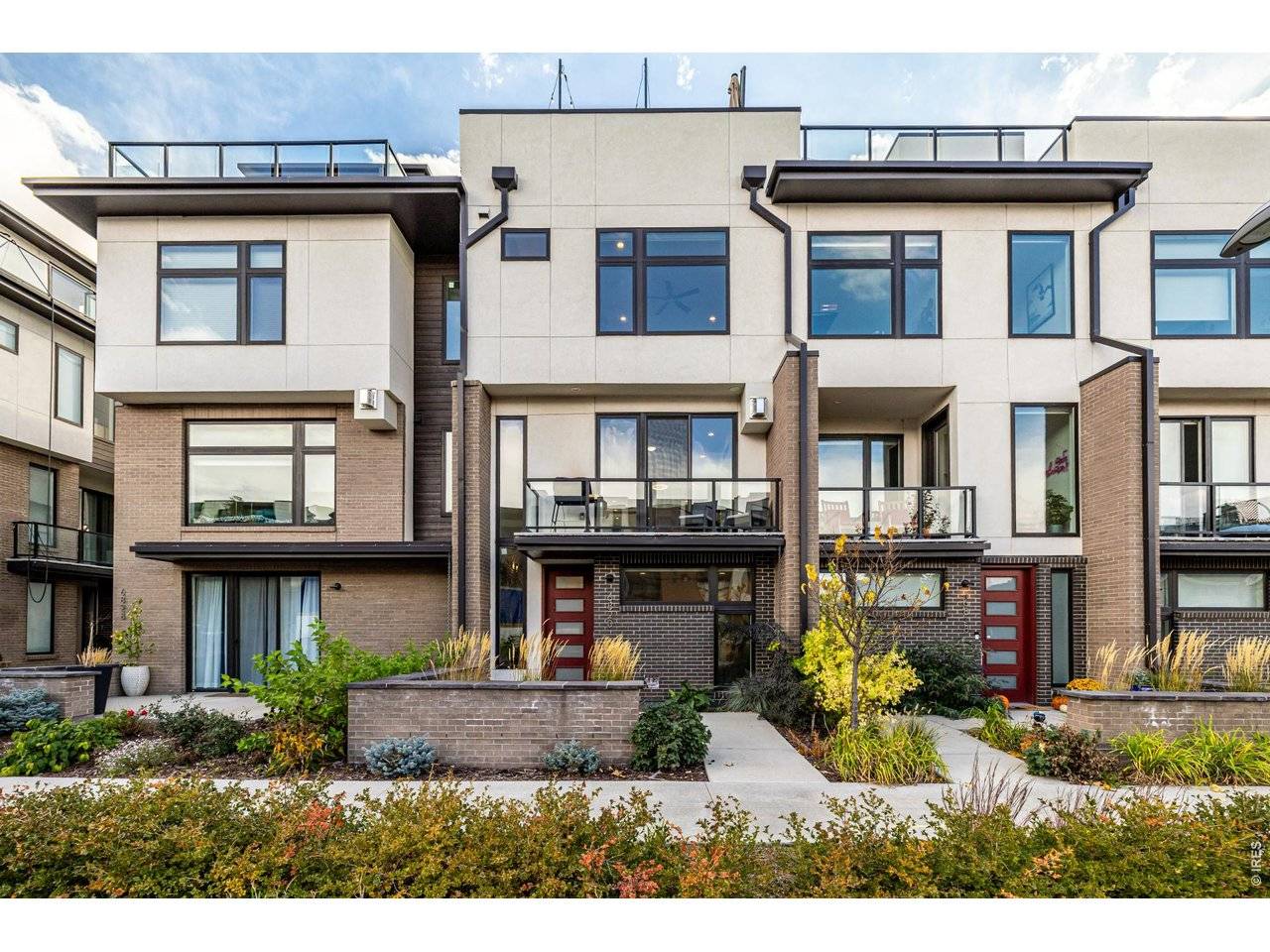 6820 E Lowry, Denver, CO 80230