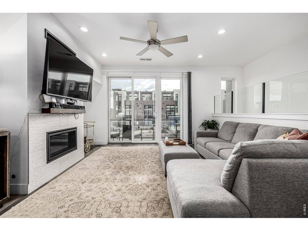 6820 E Lowry, Denver, CO 80230