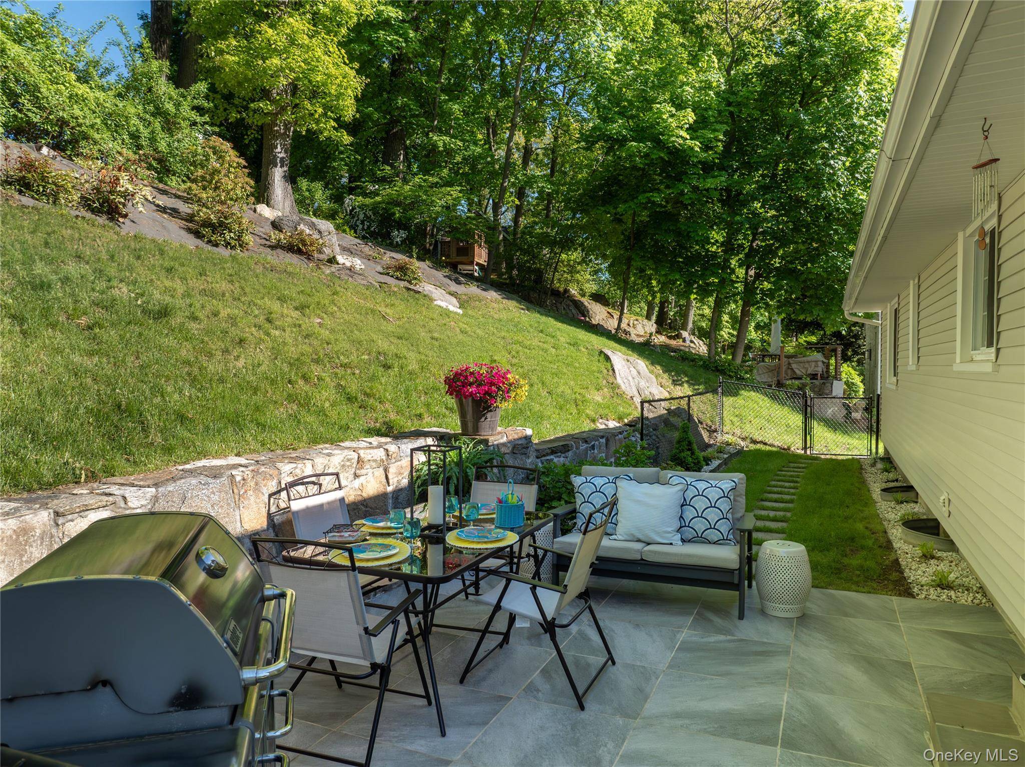 61 Center DR, Old Greenwich, CT 06870