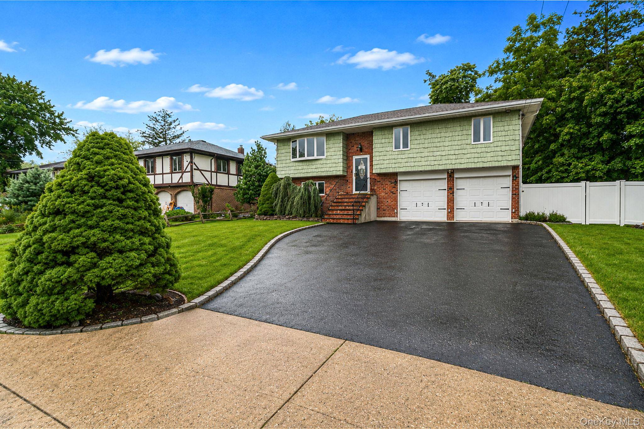 6 North AVE, Smithtown, NY 11787