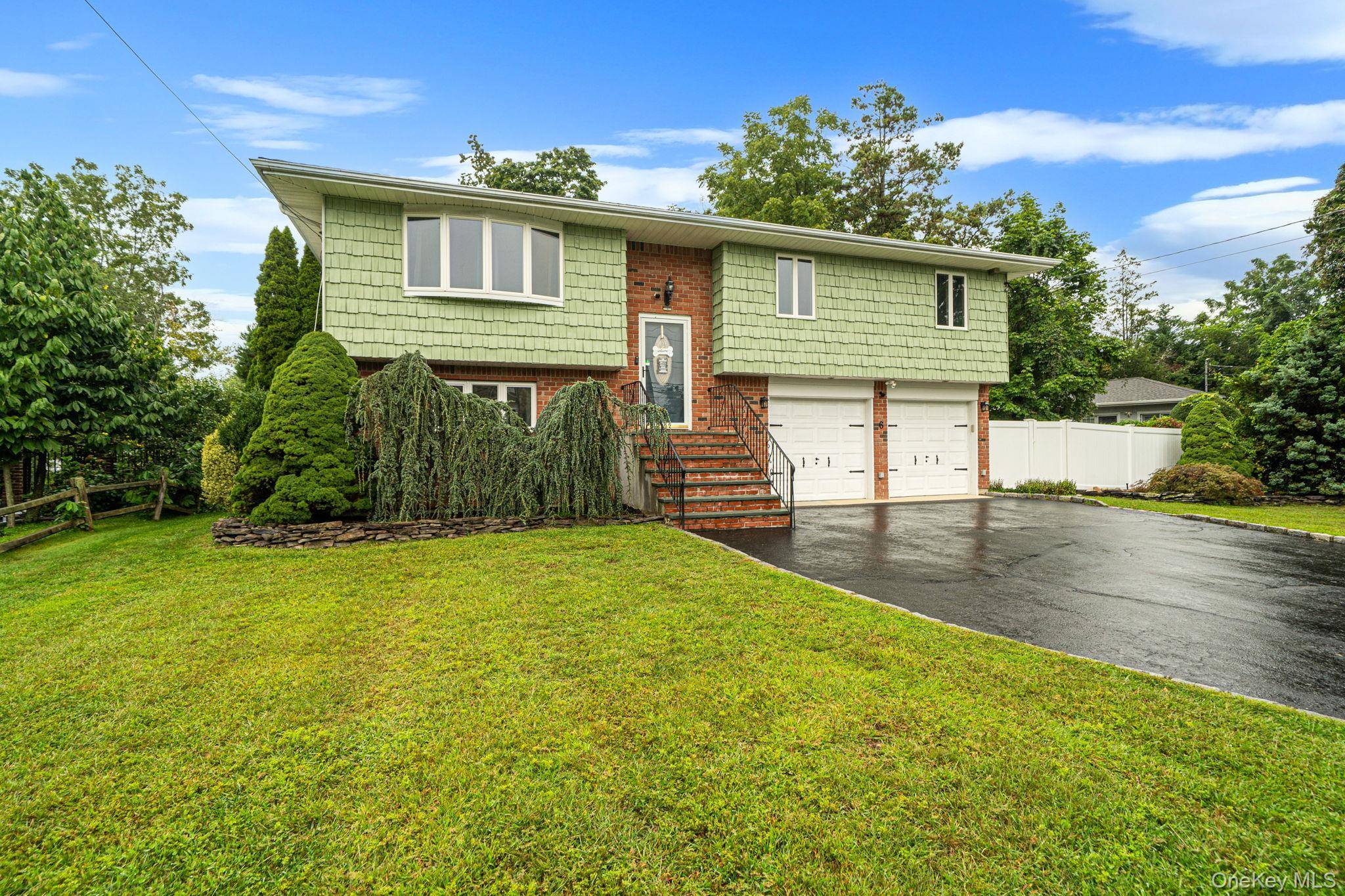 6 North AVE, Smithtown, NY 11787
