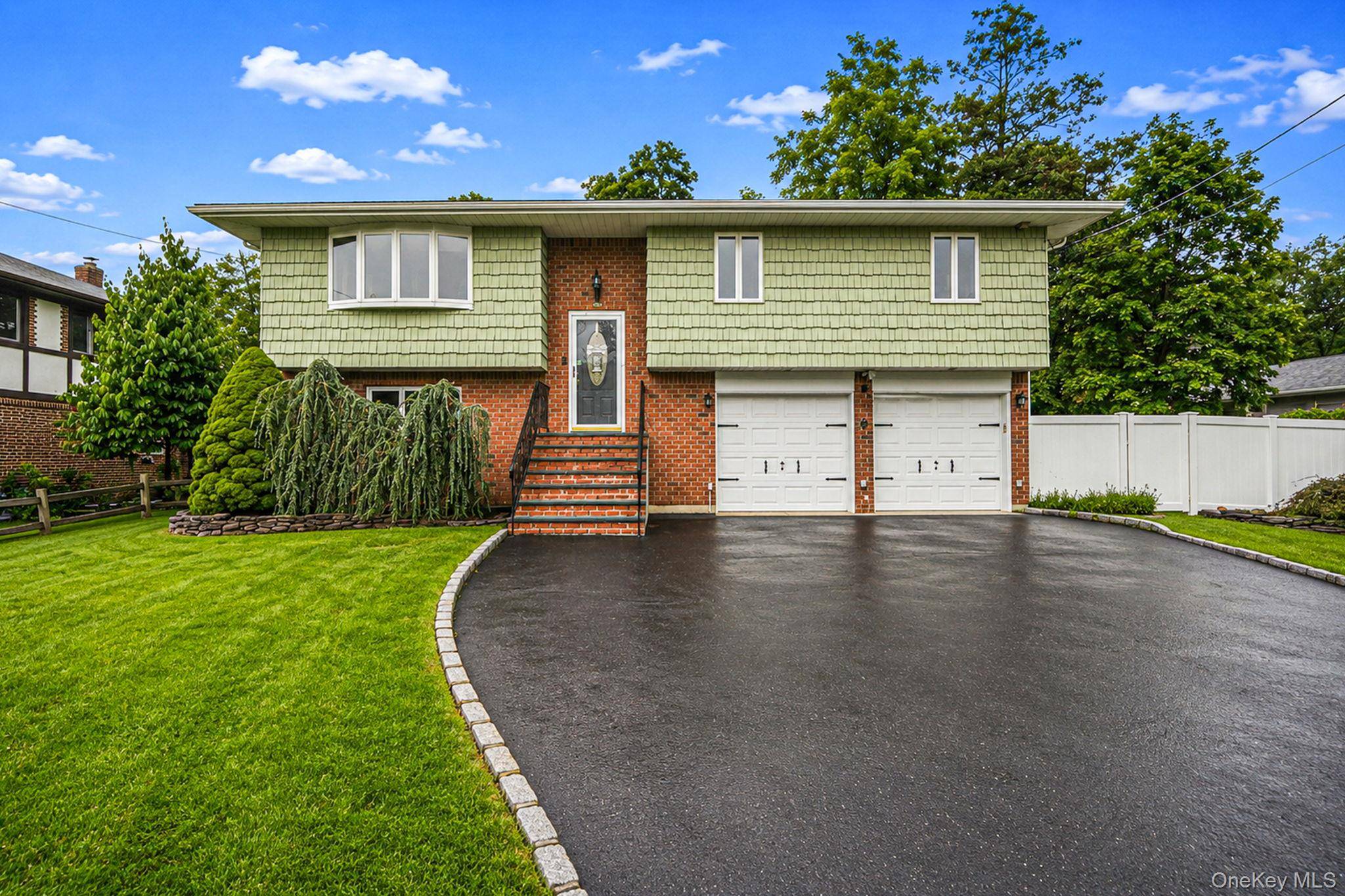 6 North AVE, Smithtown, NY 11787