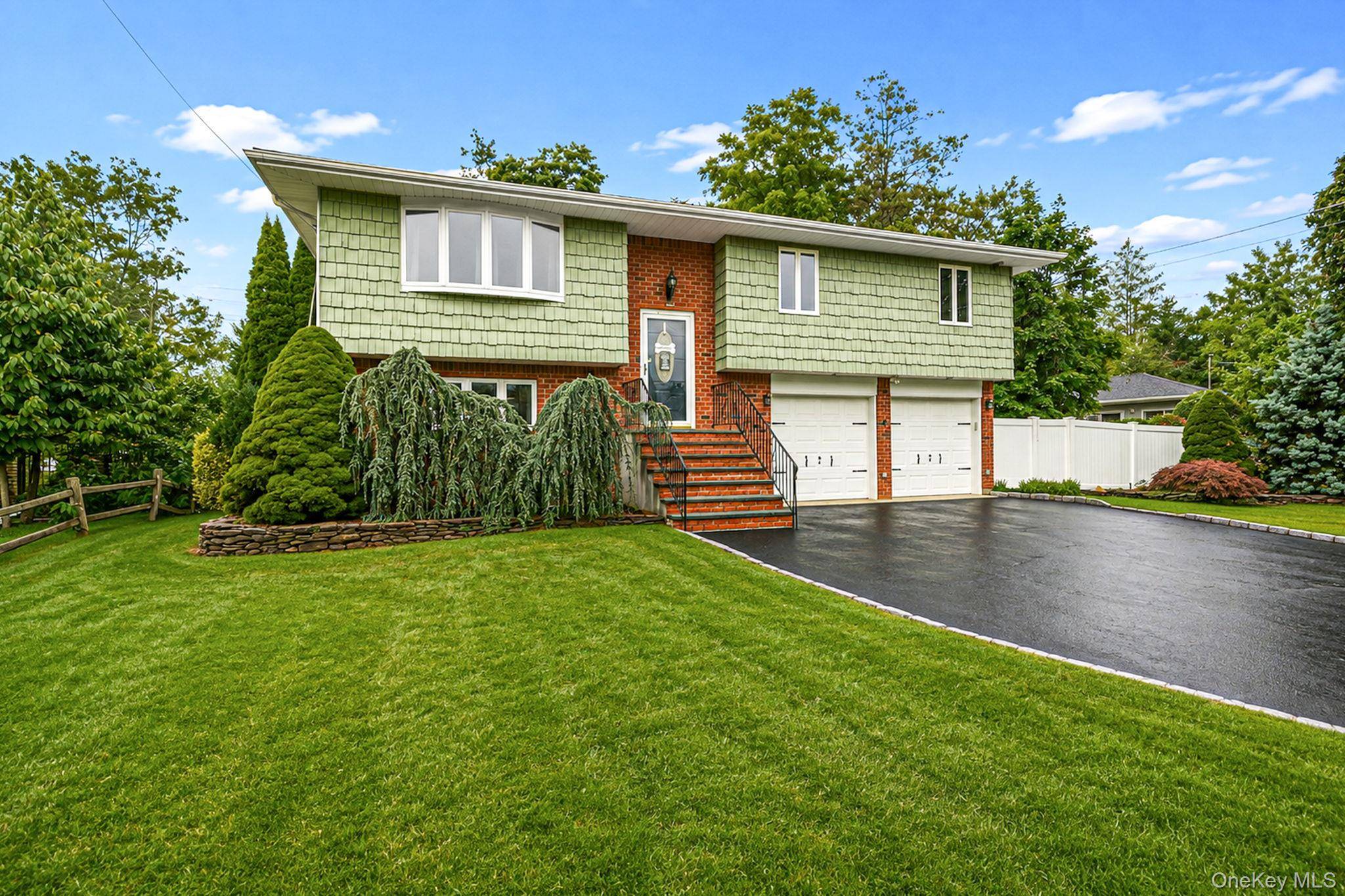 6 North AVE, Smithtown, NY 11787