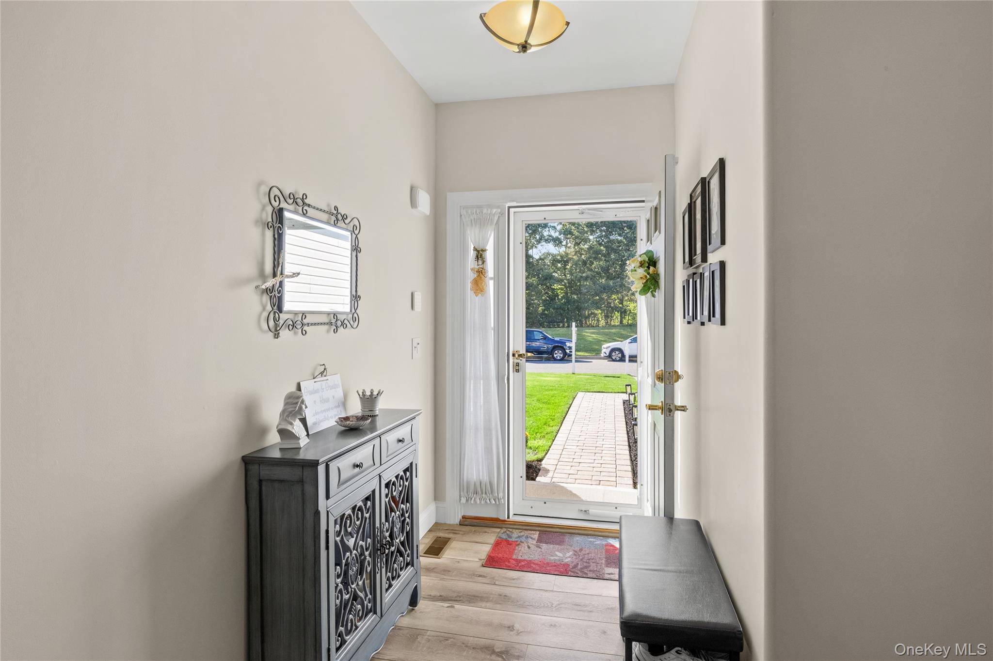 32 Pondview CIR, Shirley, NY 11967