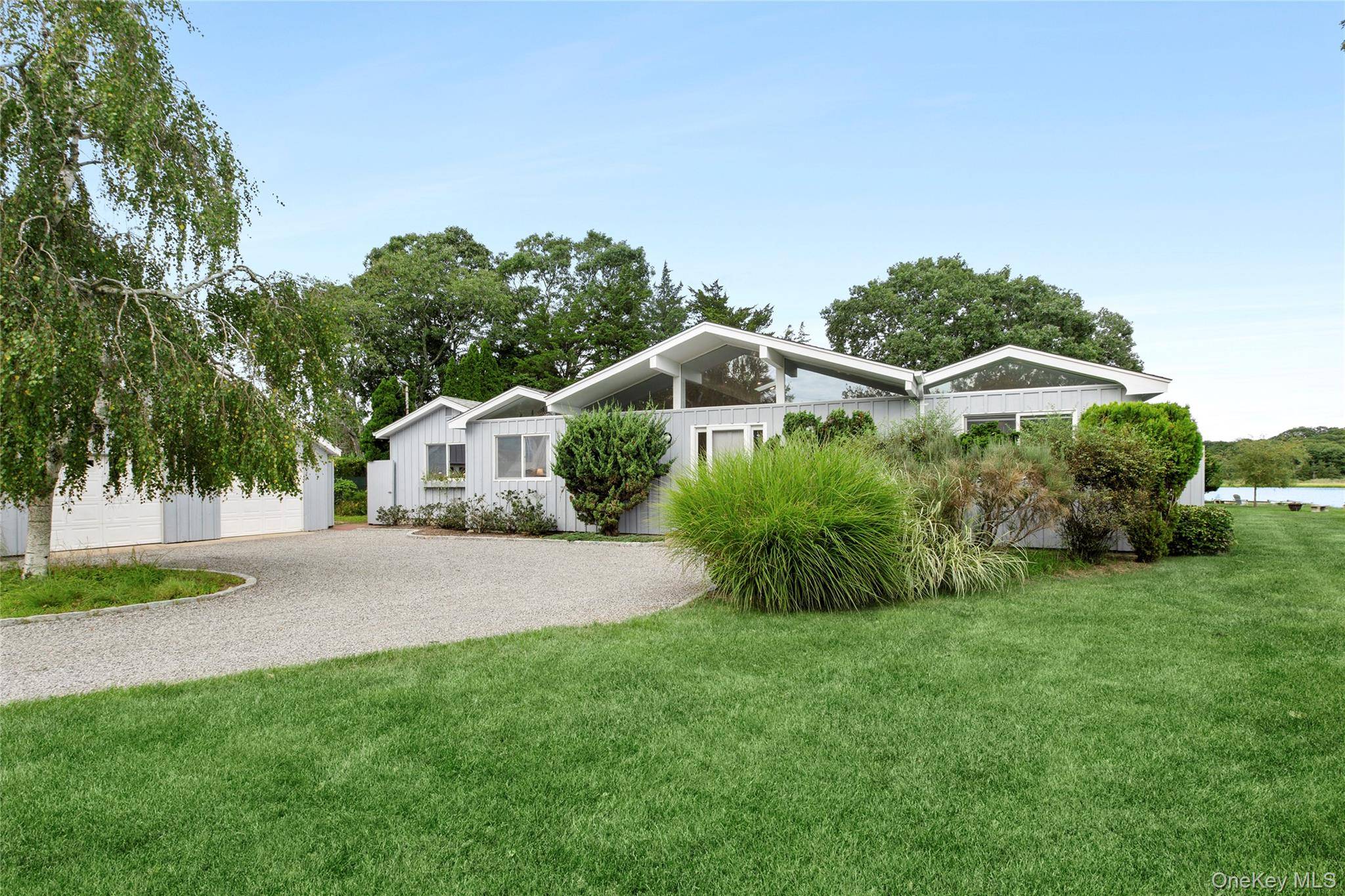 7 S Pond RD, East Hampton, NY 11937