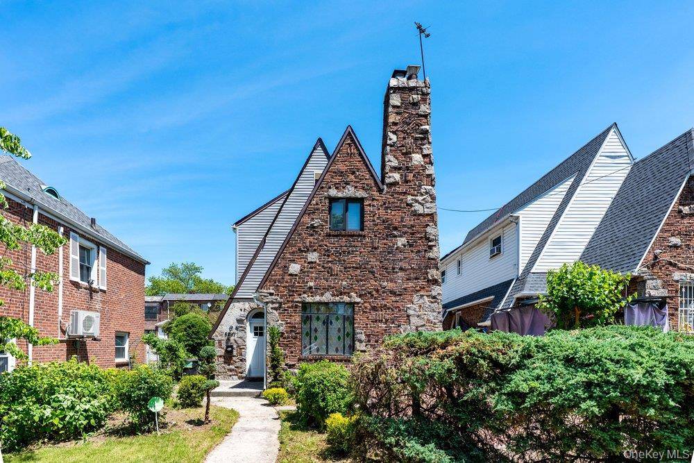 82-41 166th ST, Hillcrest (queens), NY 11432