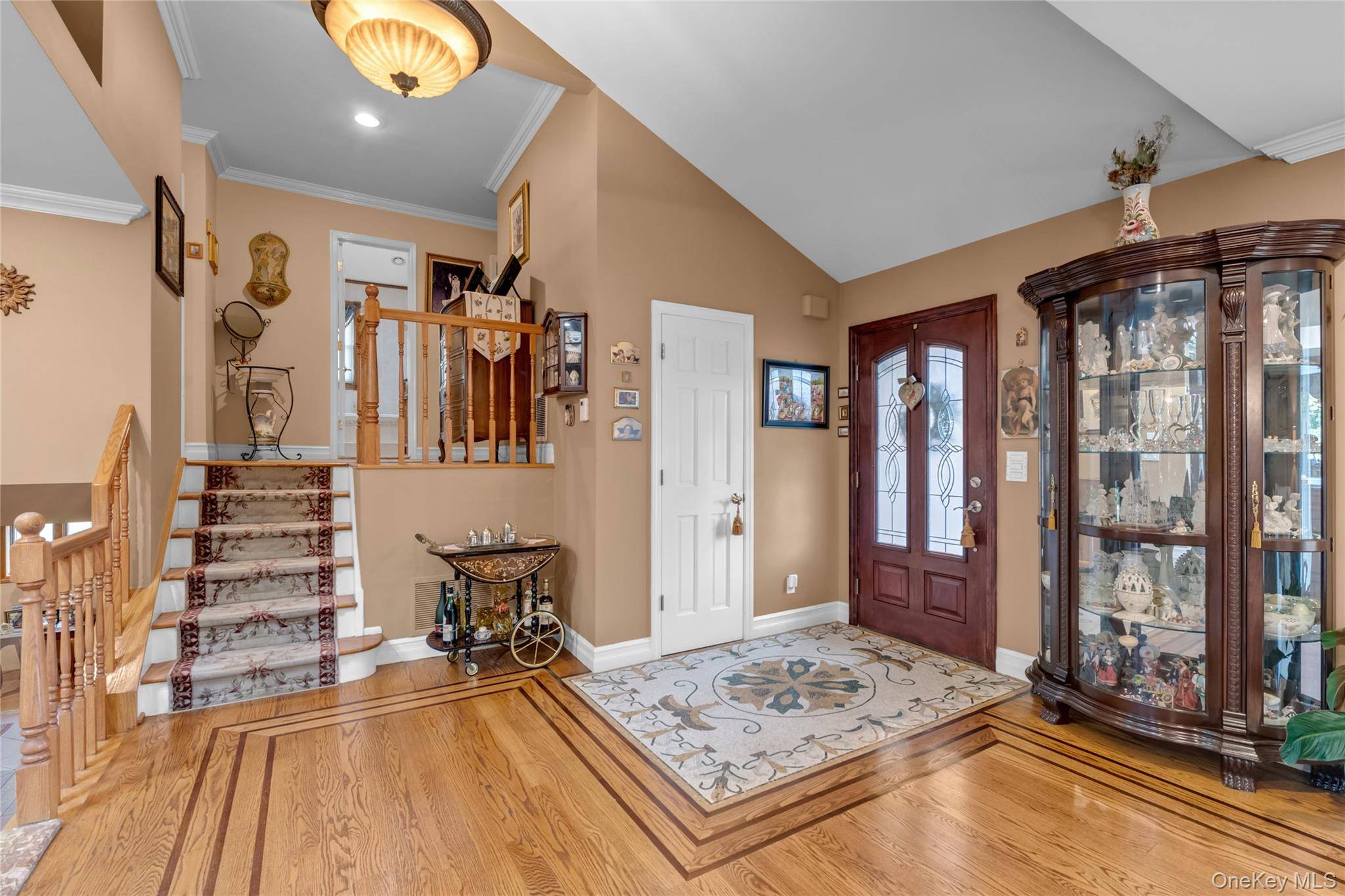 936 Stratford CT, Westbury, NY 11590
