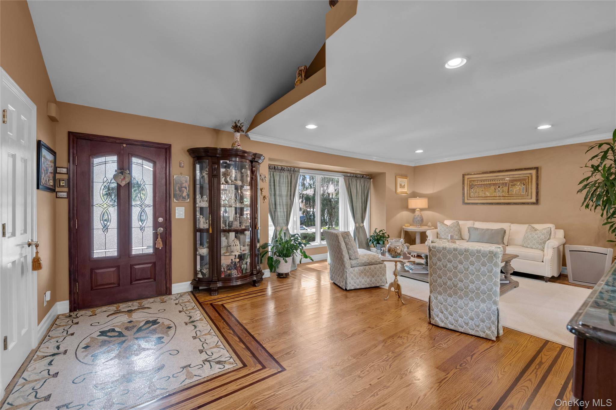 936 Stratford CT, Westbury, NY 11590