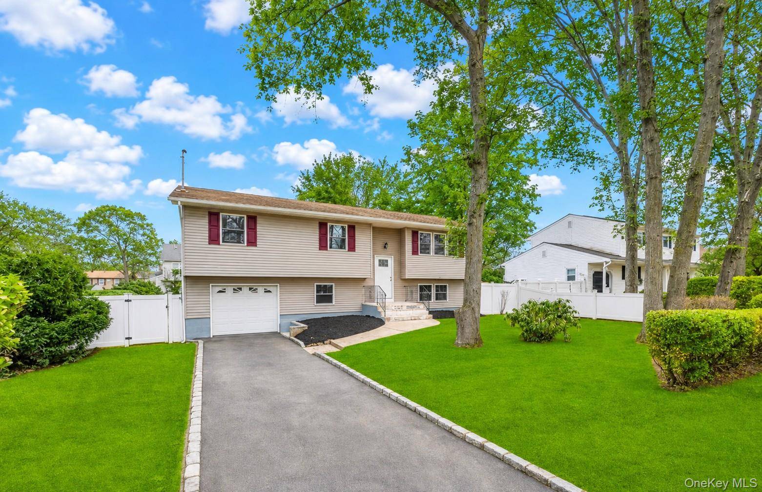 339 Avenue B, Ronkonkoma, NY 11779