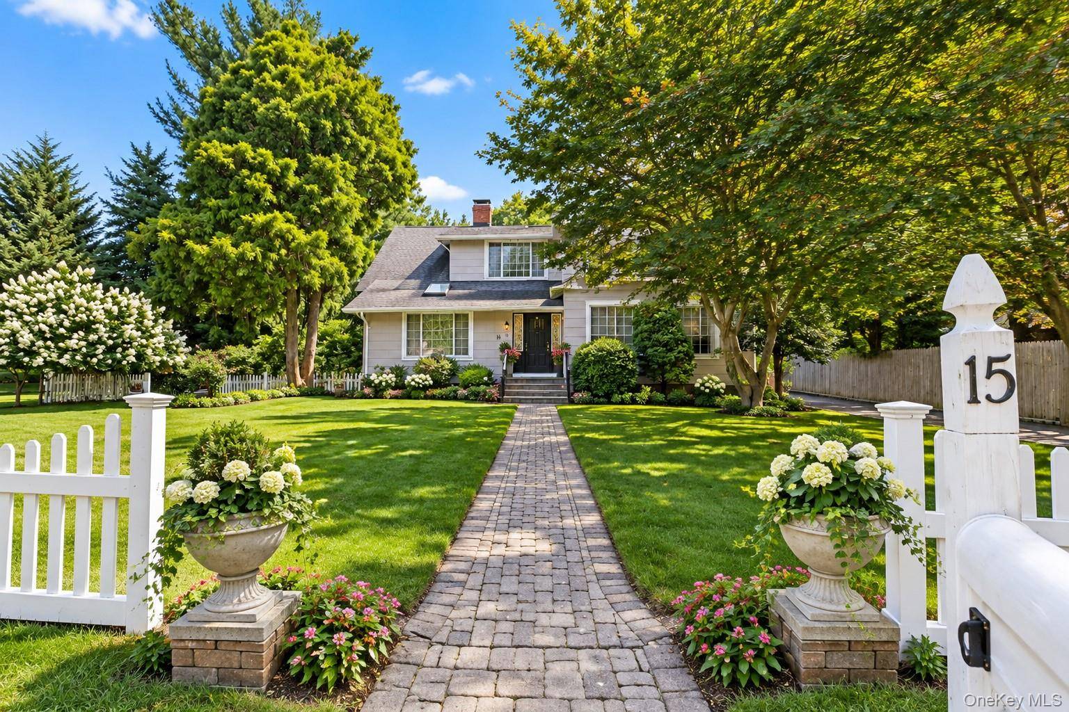 15 Main ST, East Setauket, NY 11733