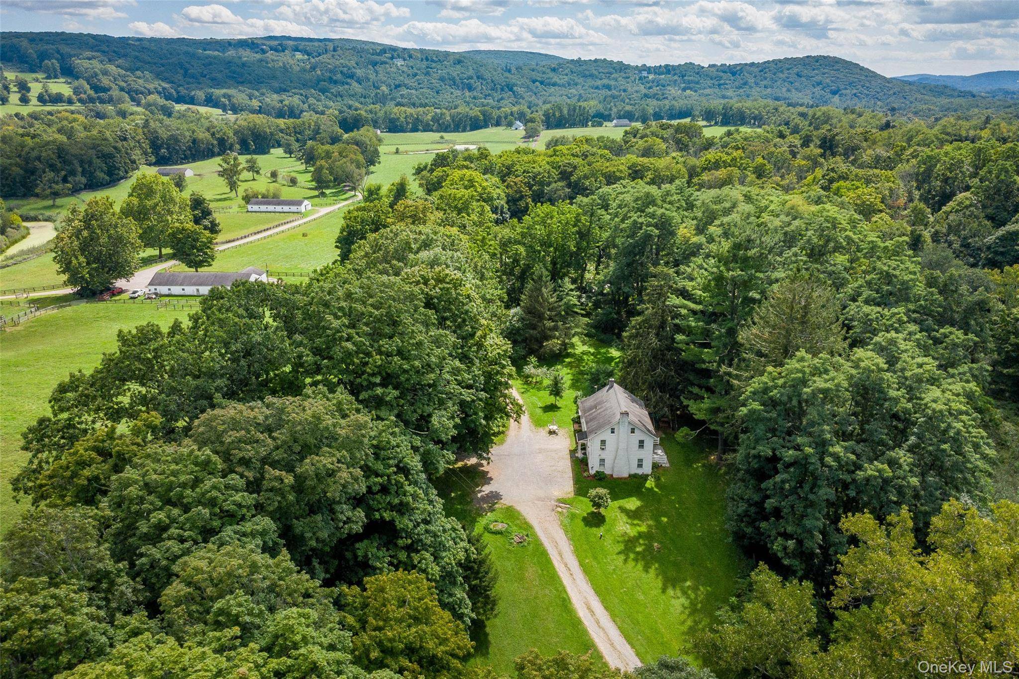 264 Quaker Hill RD, Pawling, NY 12564