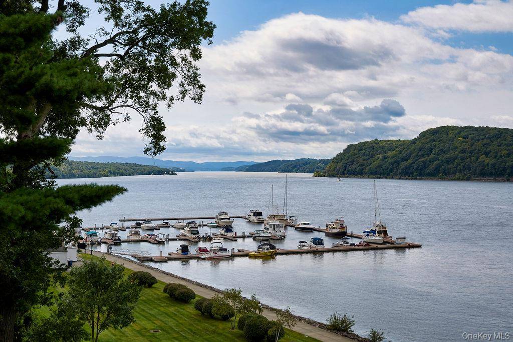38 Hurlihe ST #38B, Poughkeepsie, NY 12601