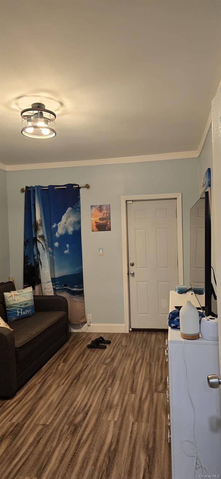 17211 Baisley BLVD, Jamaica, NY 11434