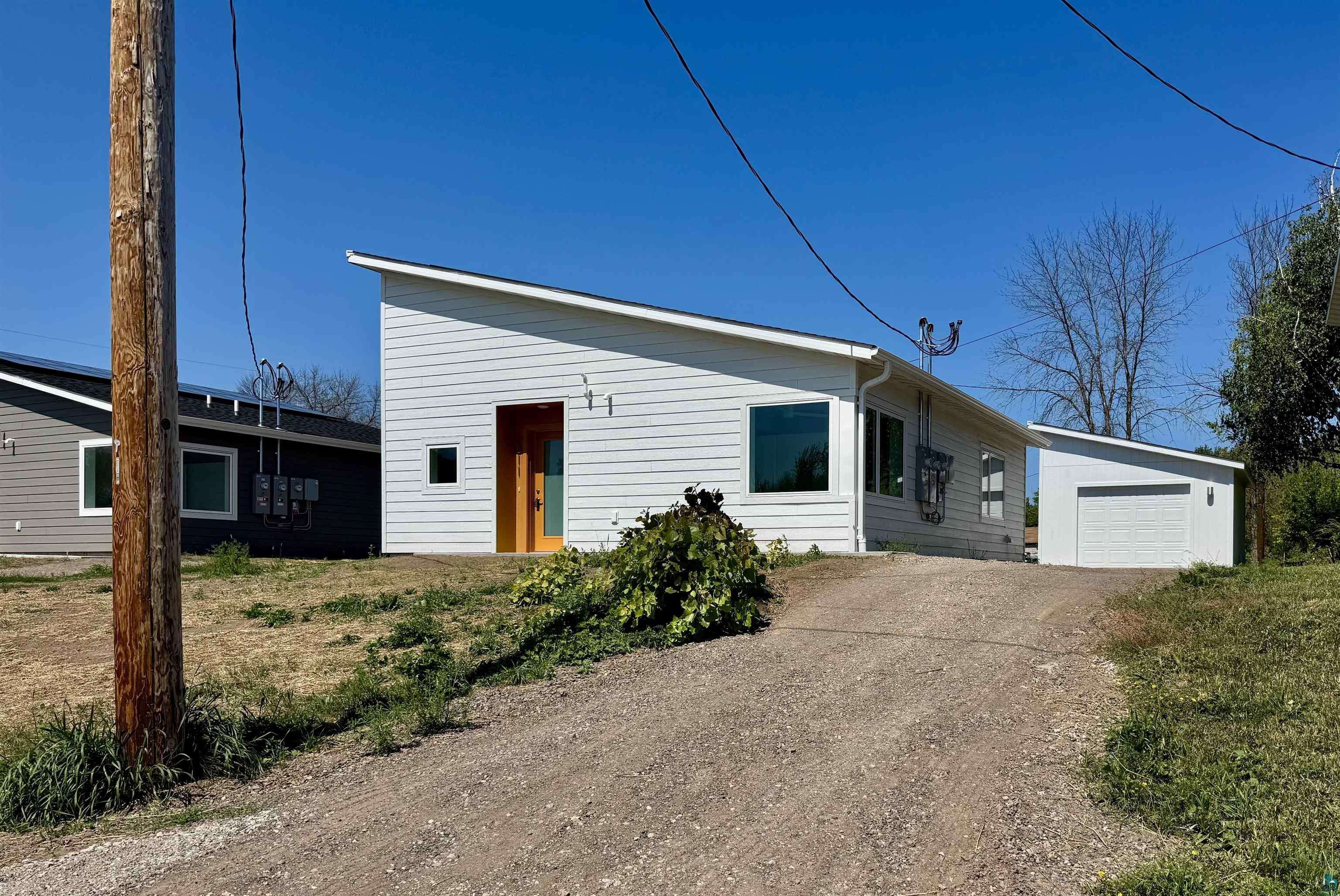 6311 Sherburne St, Duluth, MN 55807