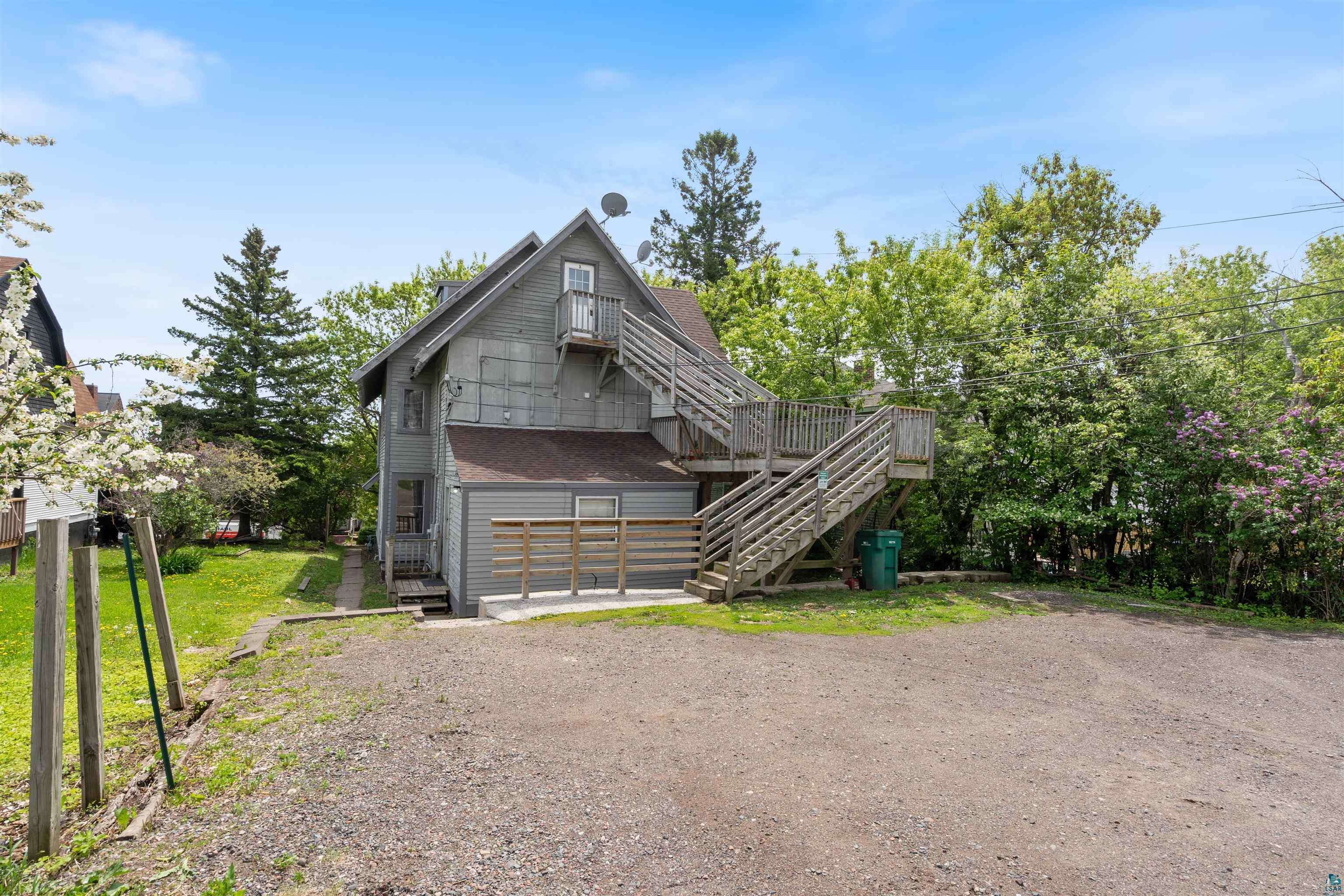 1511 E 4th St, Duluth, MN 55812