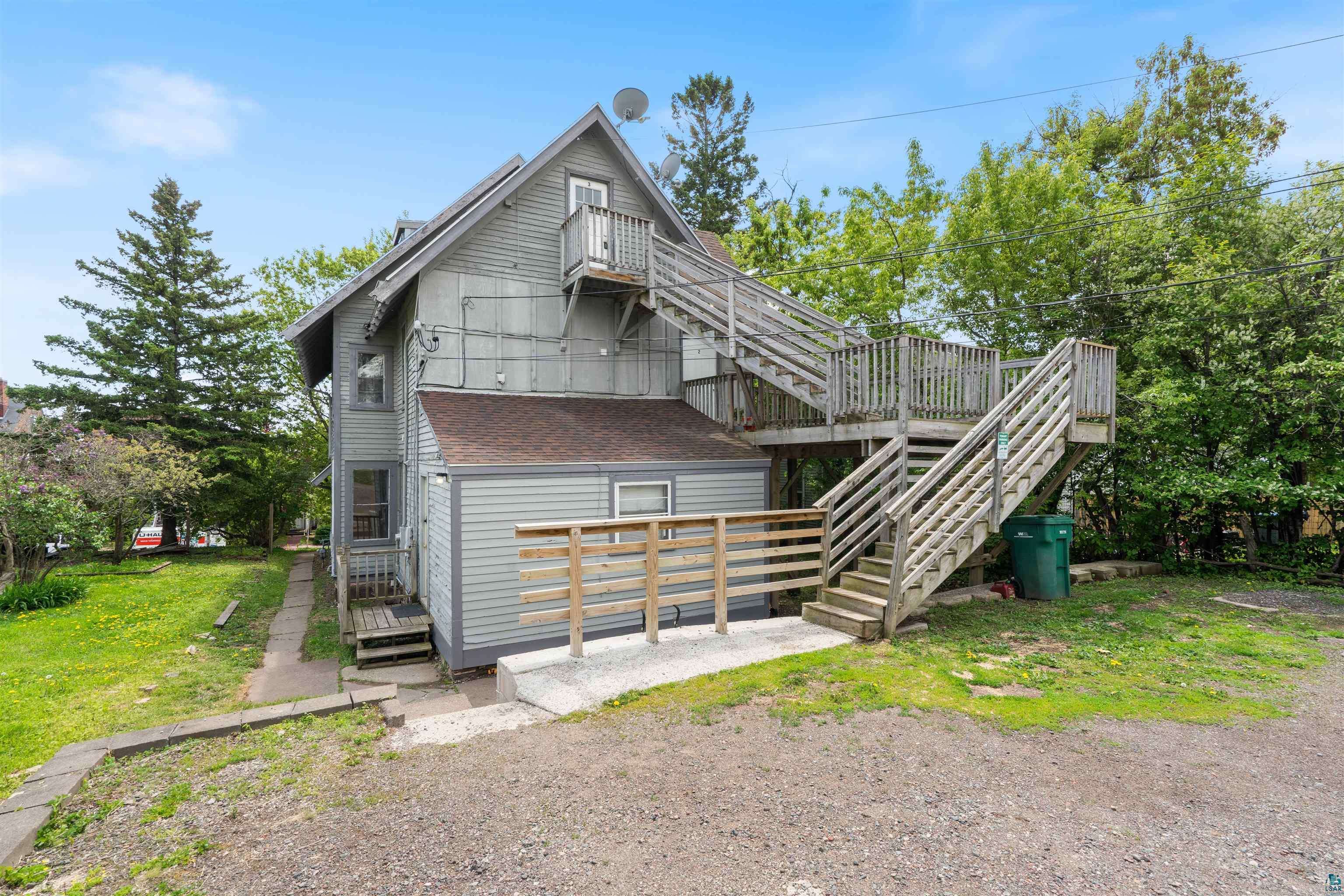 1511 E 4th St, Duluth, MN 55812