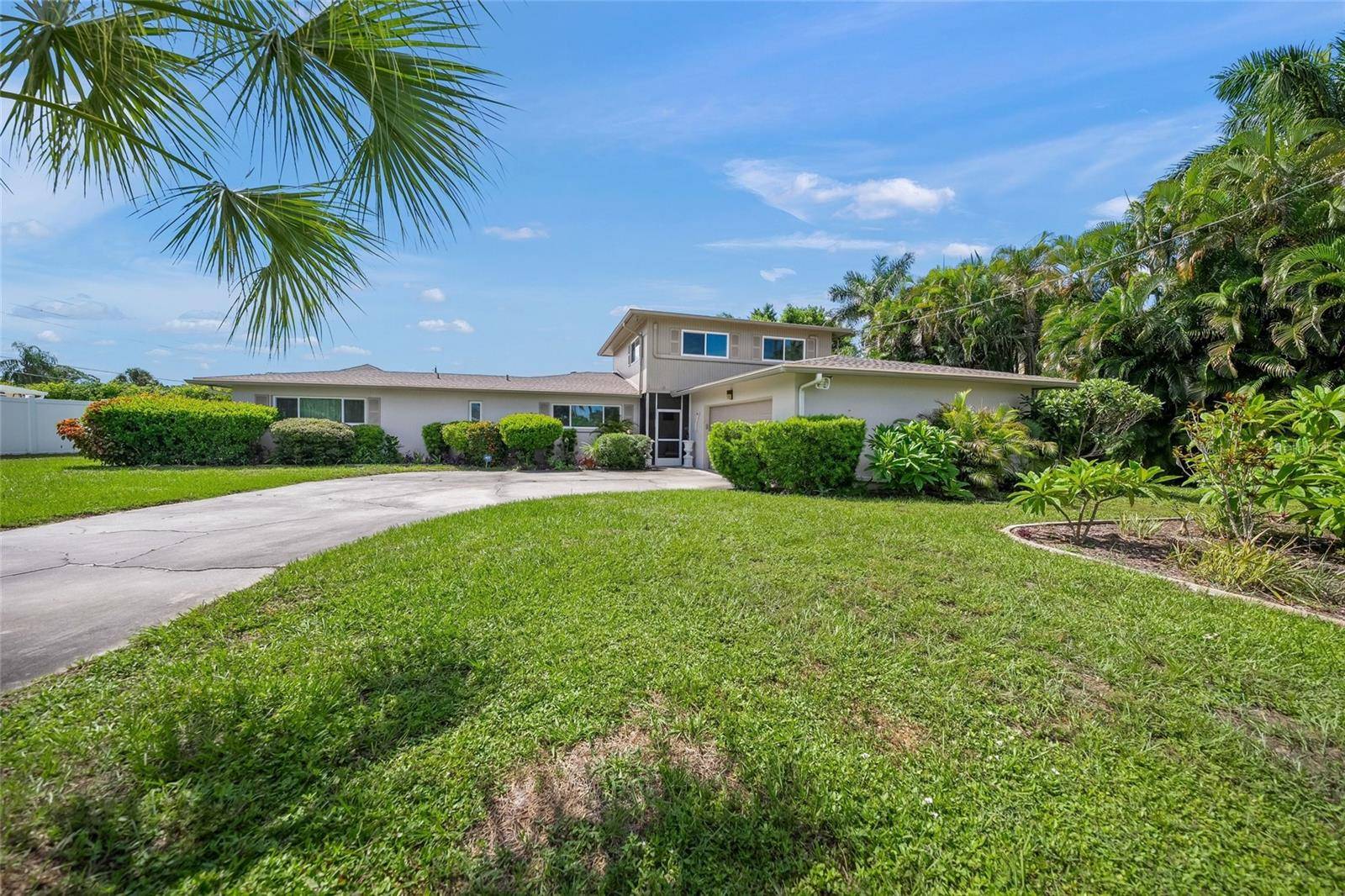 1820 STANFORD LN, Sarasota, FL 34231