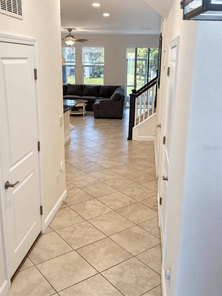 6843 CITRUS CREEK LN, Tampa, FL 33625