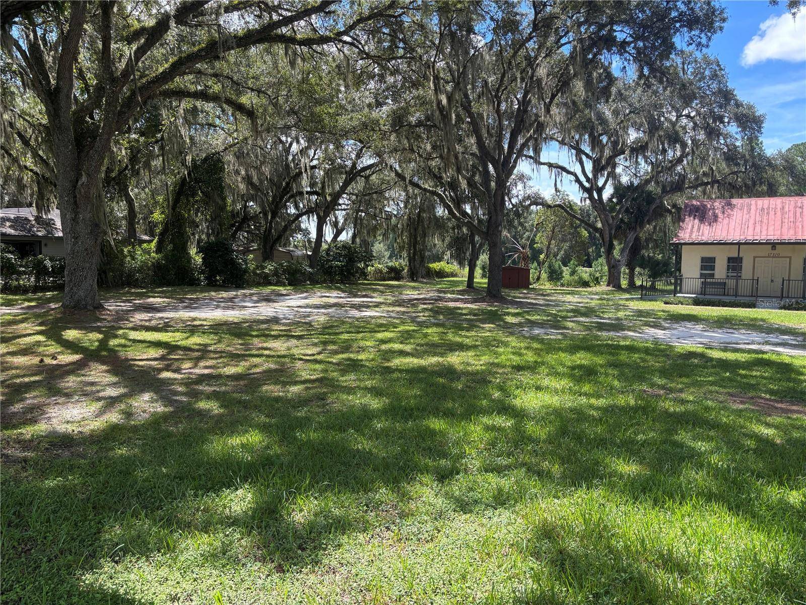 17310 SE 95TH STREET RD, Ocklawaha, FL 32179