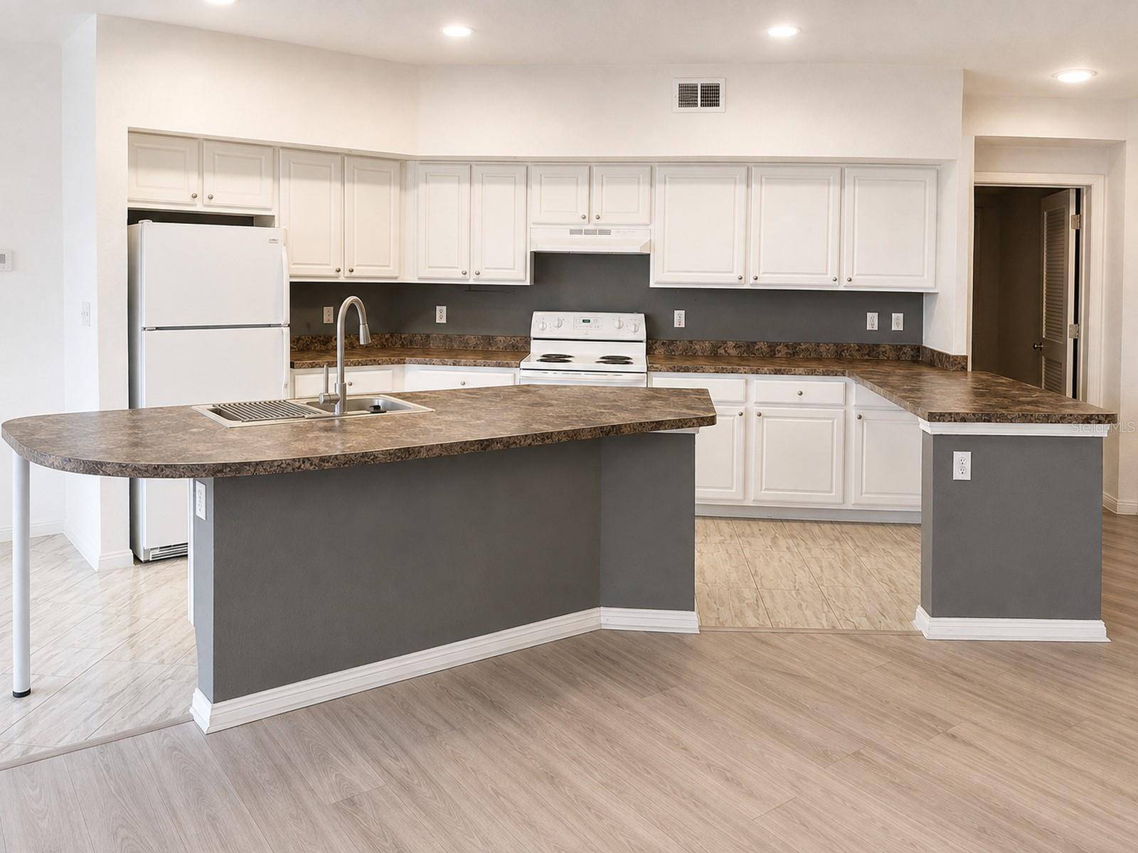 911 N ORANGE AVE #252, Orlando, FL 32801