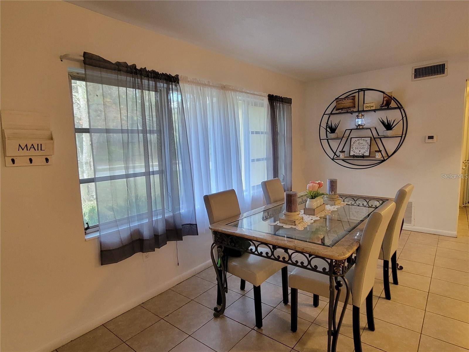 906 E WISCONSIN AVE, Deland, FL 32724