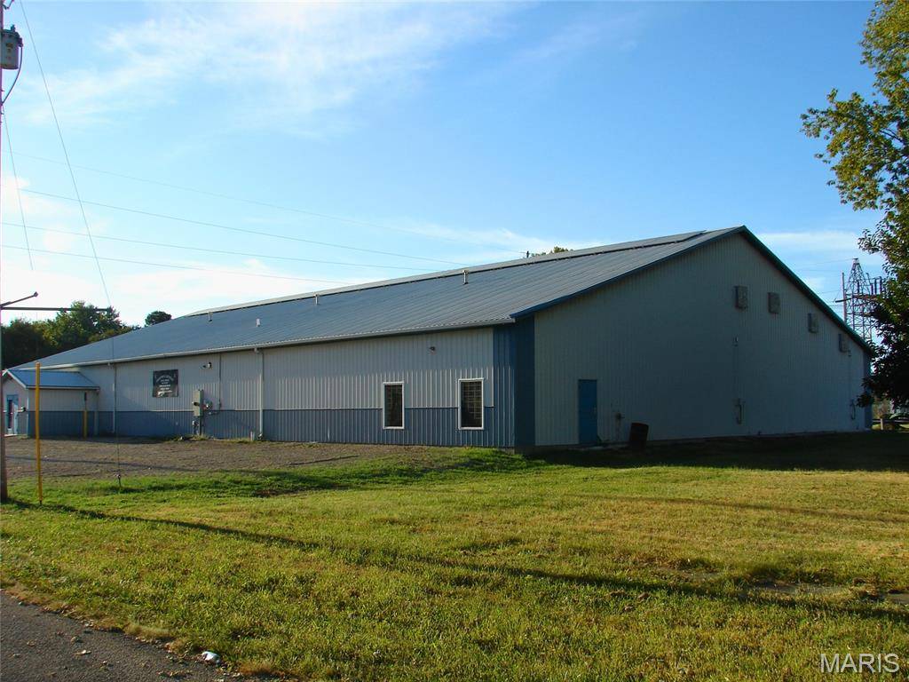 311 W Saint John ST, Litchfield, IL 62056