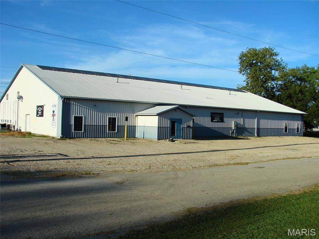 311 W Saint John ST, Litchfield, IL 62056