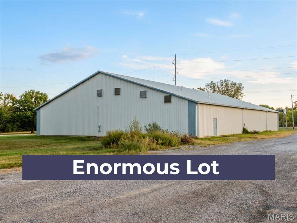 311 W Saint John ST, Litchfield, IL 62056