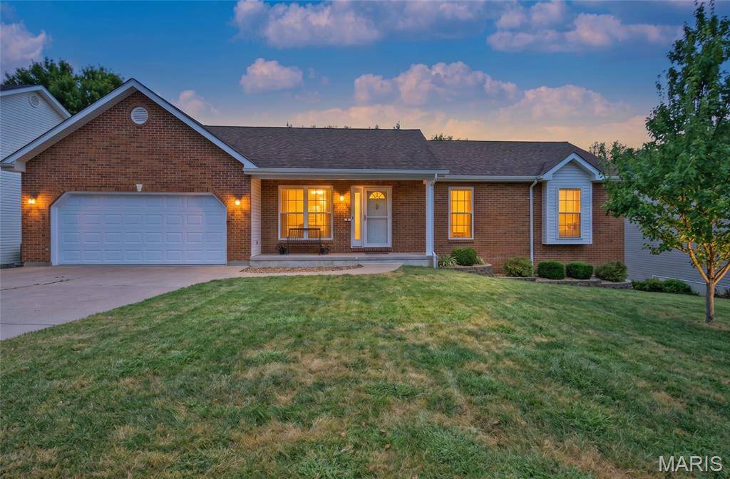 2112 Martina DR, Washington, MO 63090