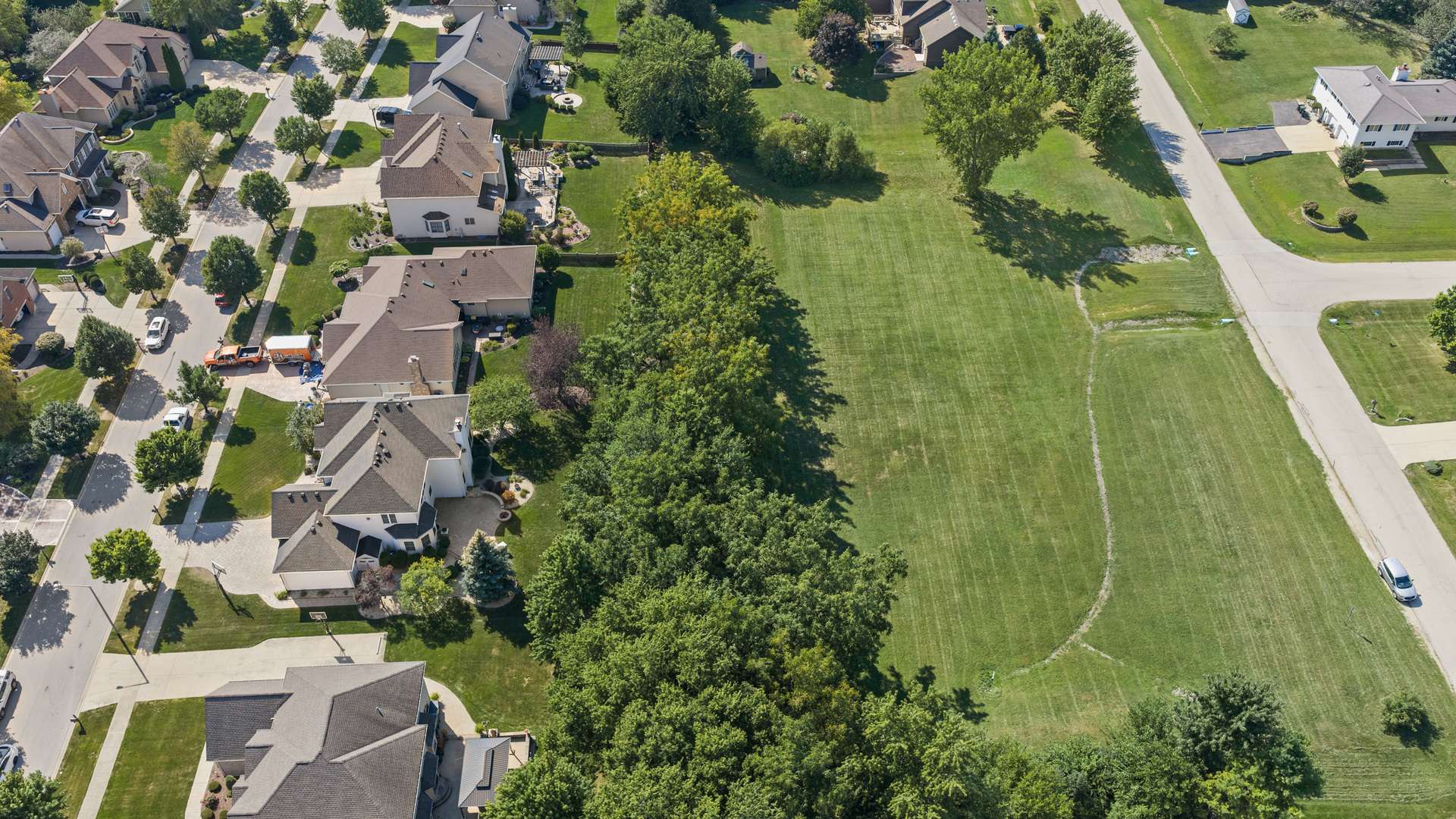 26105 Whispering Woods CIR, Plainfield, IL 60585