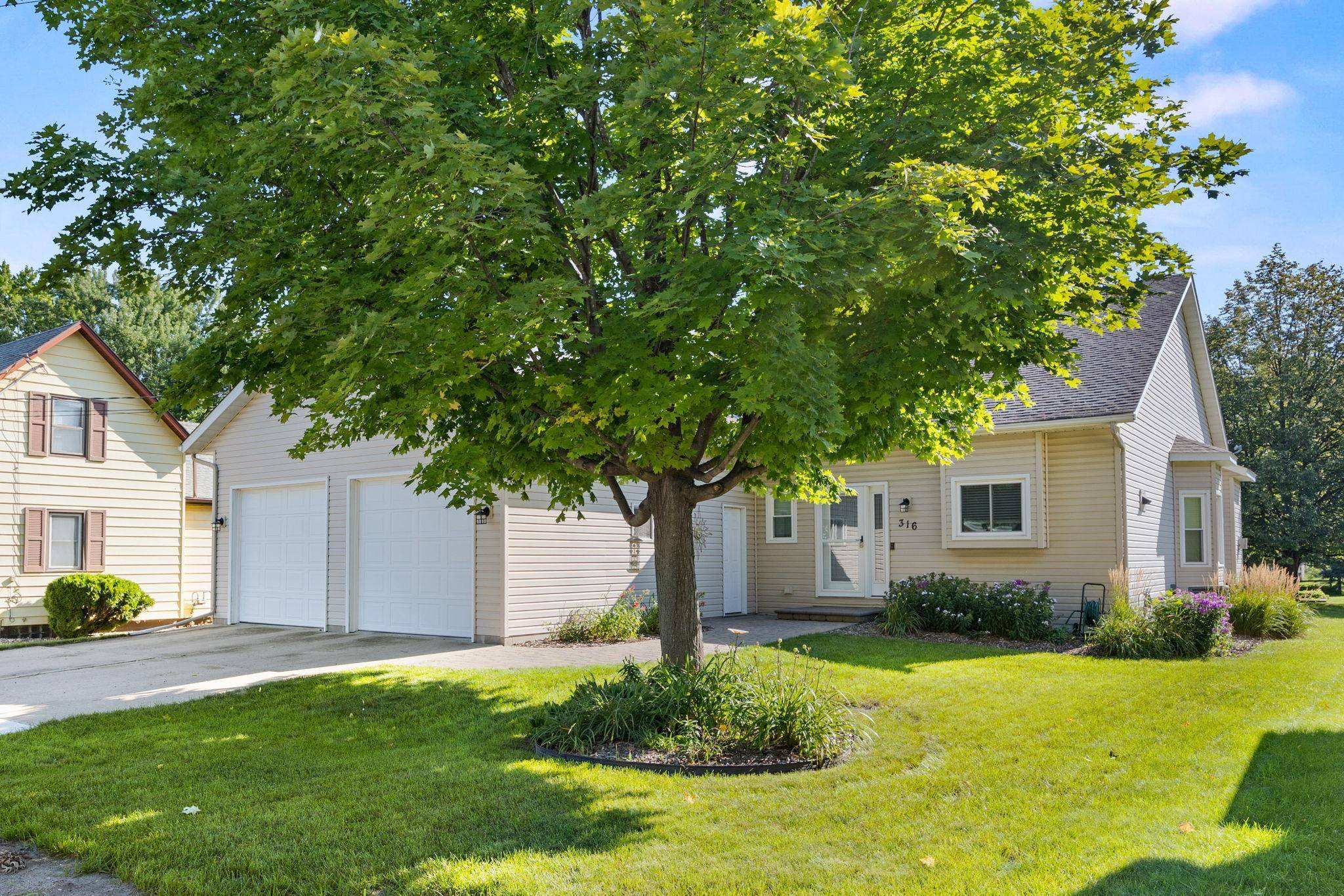 316 Lake AVE N, Silver Lake, MN 55381