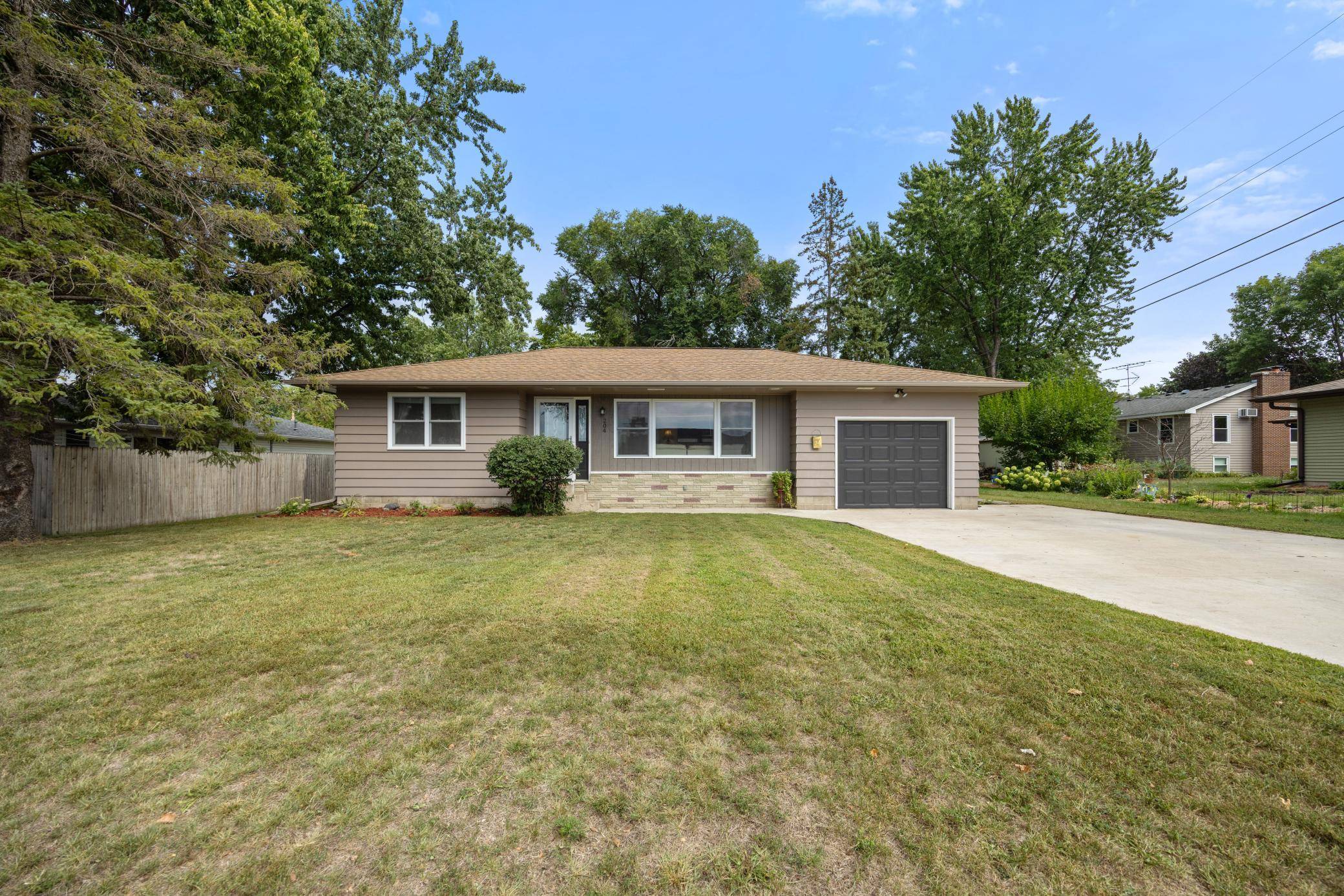 204 Cedar ST S, Lester Prairie, MN 55354