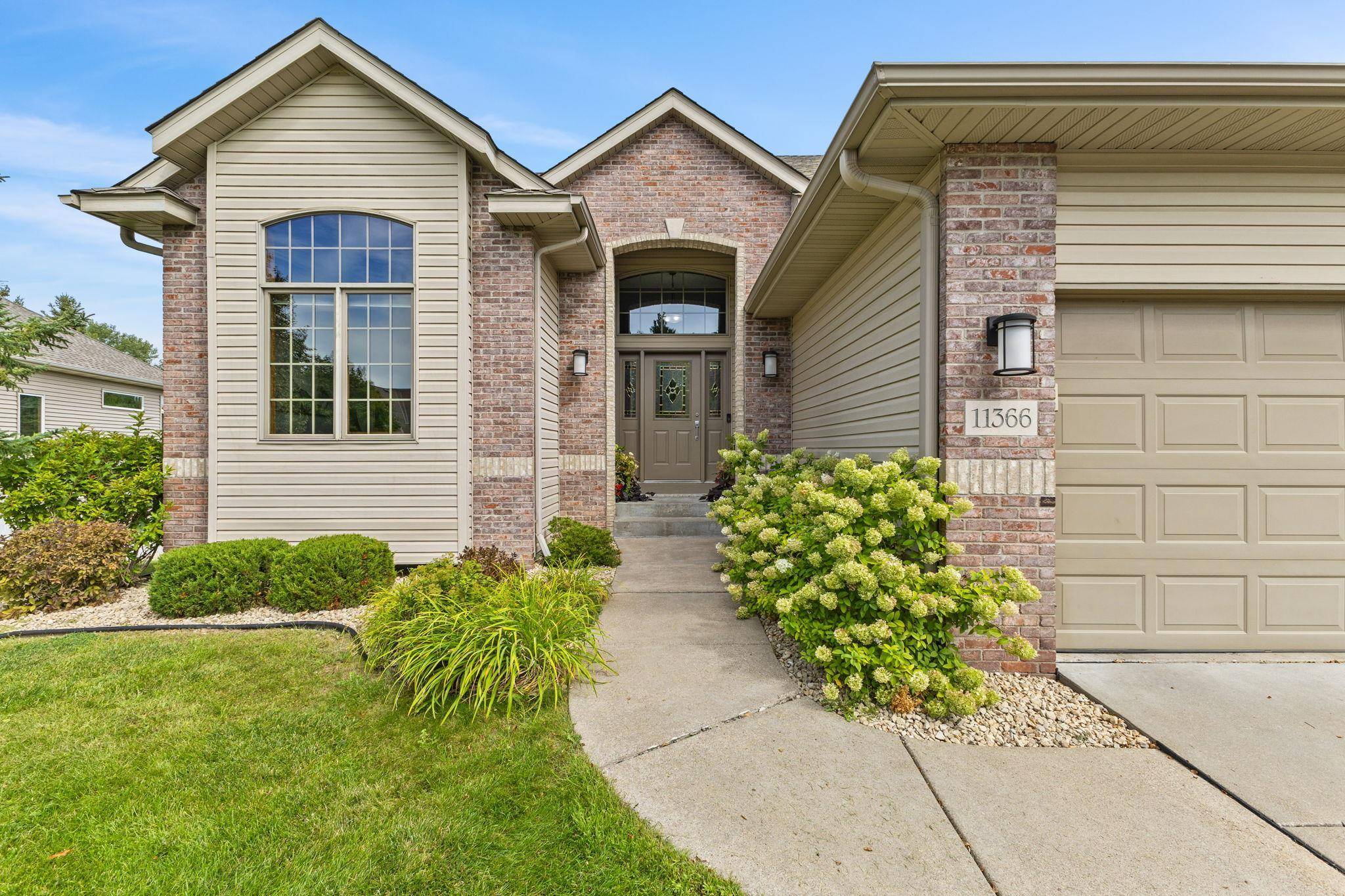 11366 Hillcrest DR N, Champlin, MN 55316