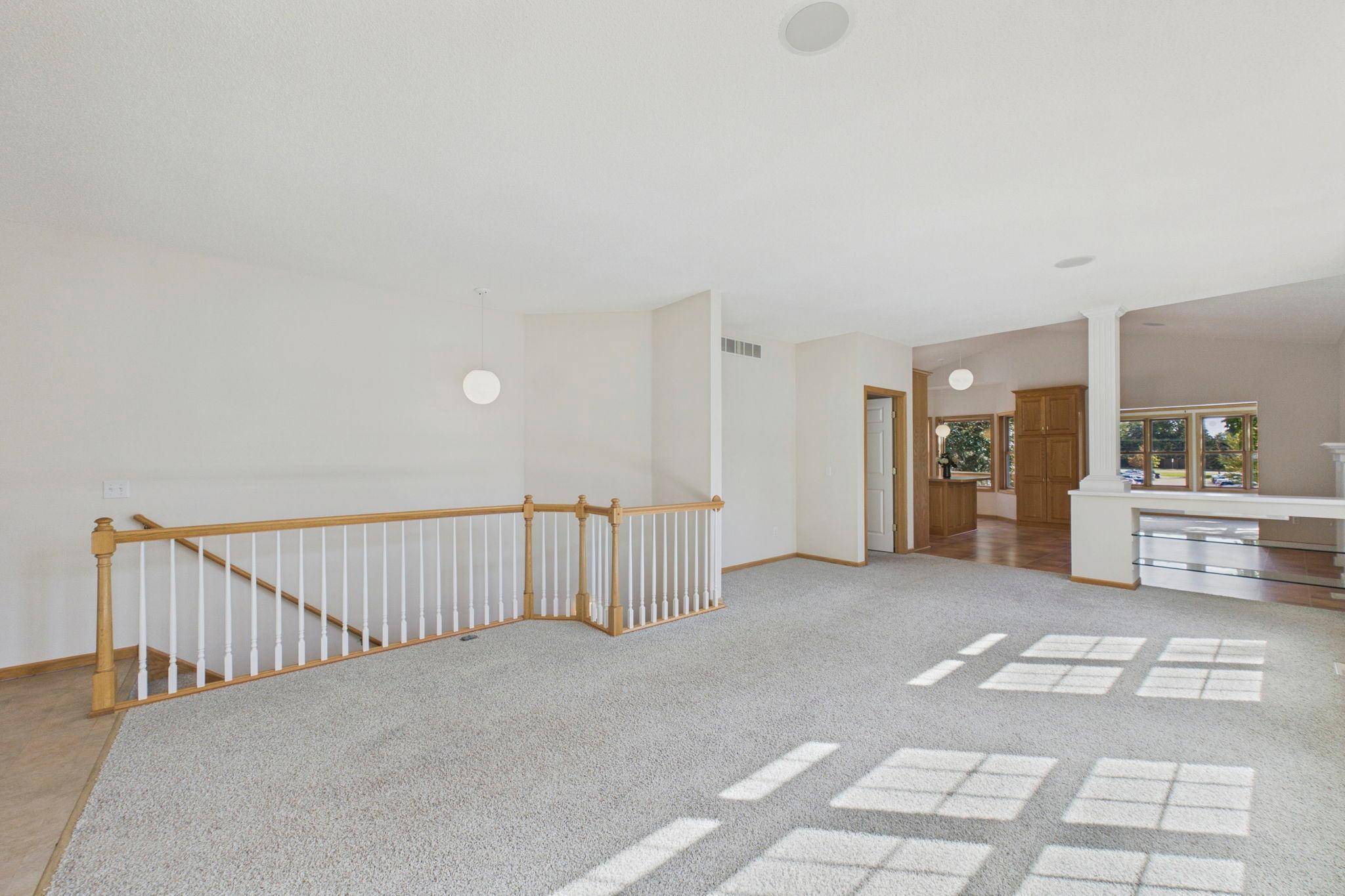 710 Gilfillan LN, White Bear Twp, MN 55127