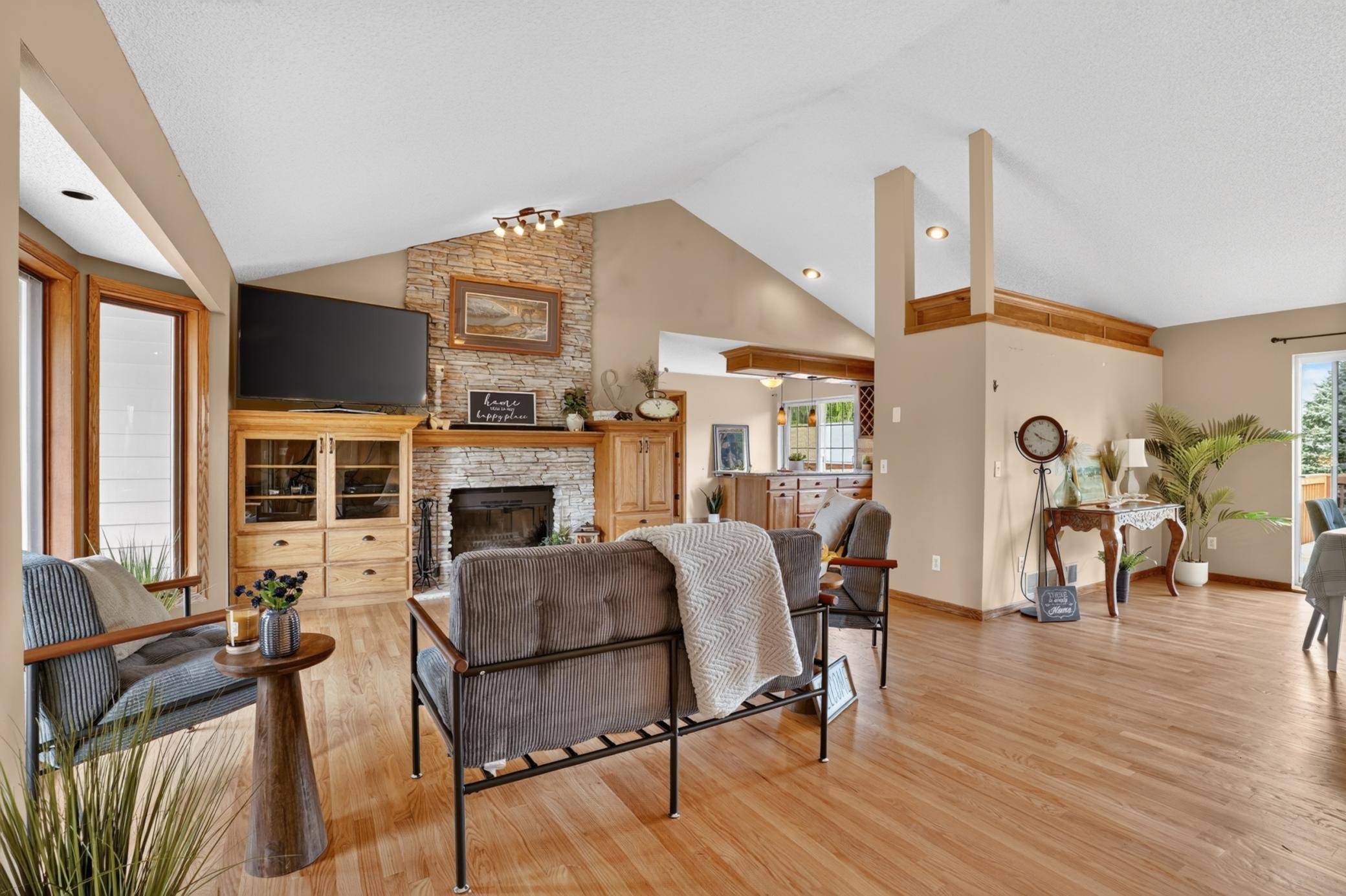3065 225th ST W, Farmington, MN 55024