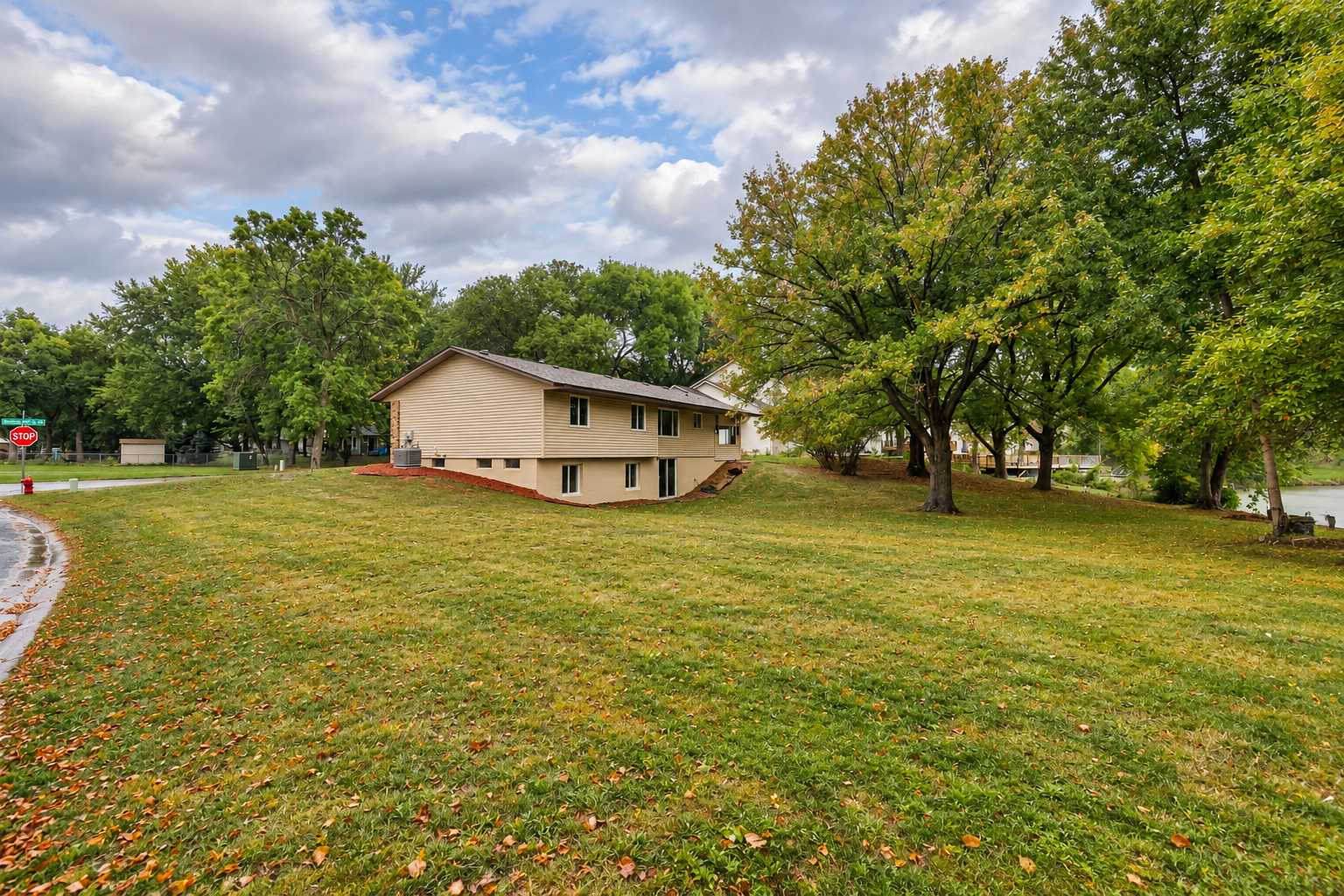 10250 Boundary Creek TER, Maple Grove, MN 55369