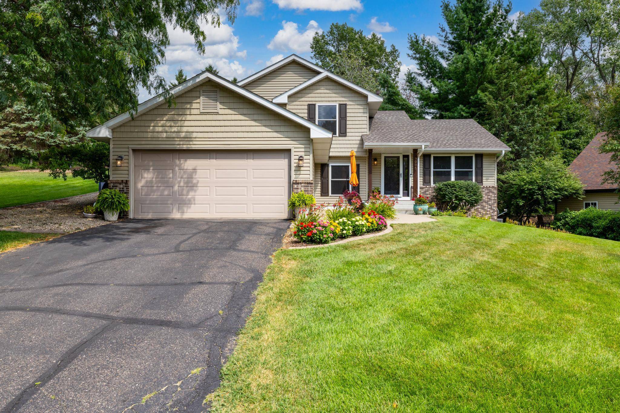 9005 Jensen AVE S, Cottage Grove, MN 55016