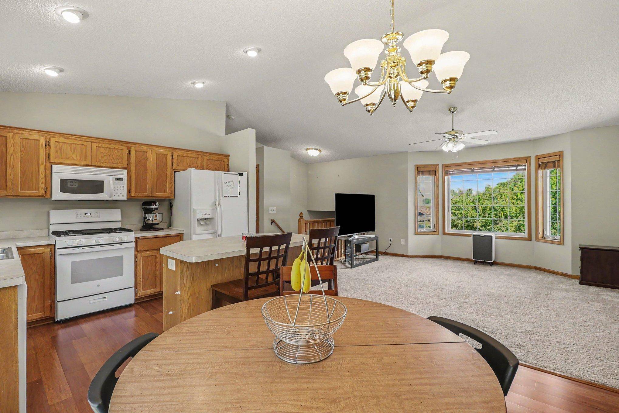 612 Deer TRL, Montgomery, MN 56069
