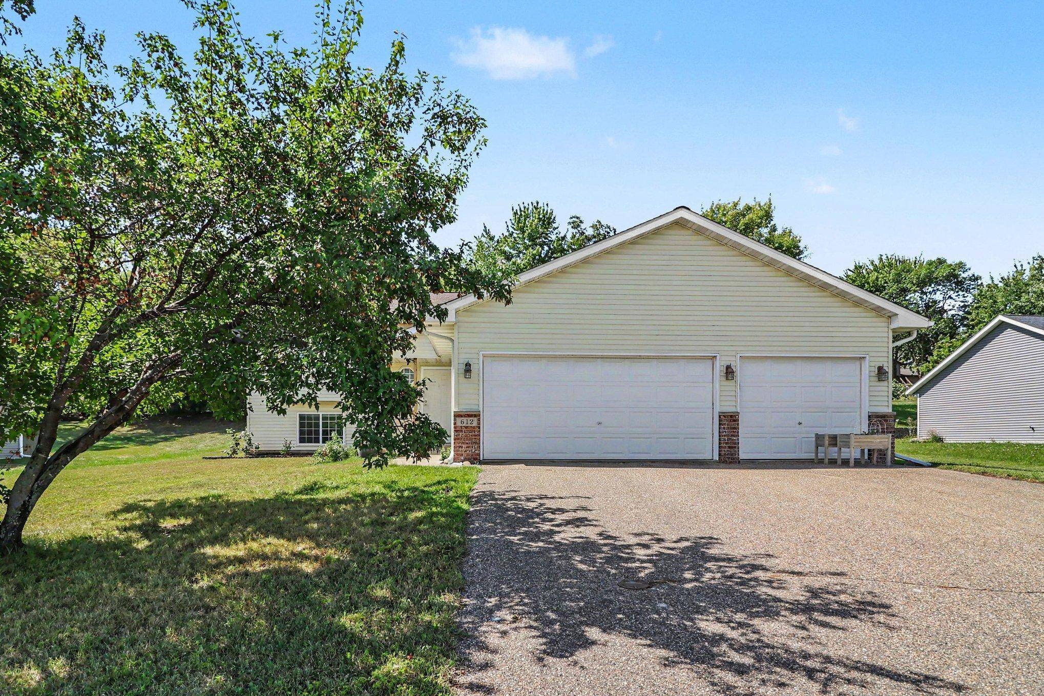 612 Deer TRL, Montgomery, MN 56069