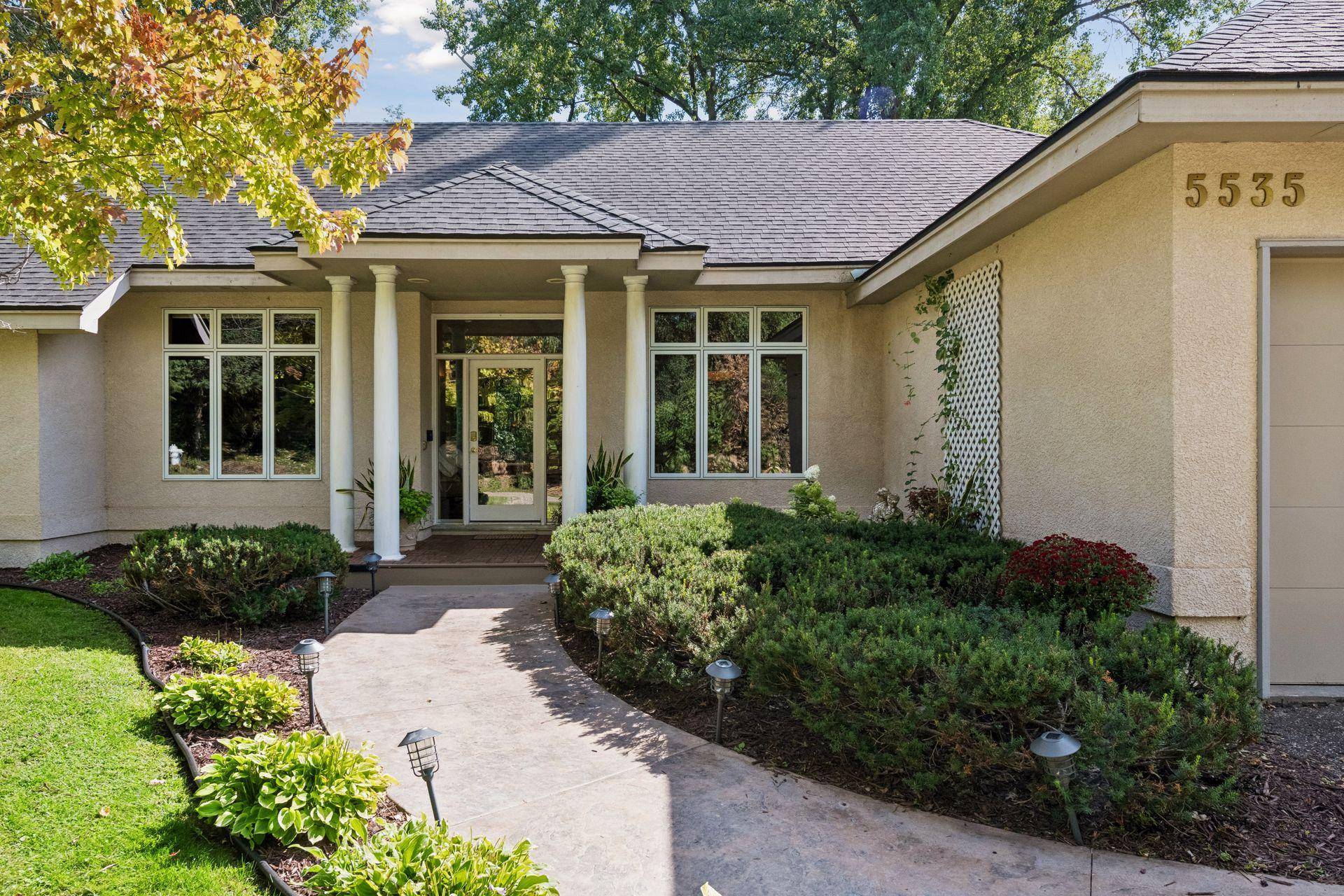 5535 Wingwood CT, Minnetonka, MN 55345