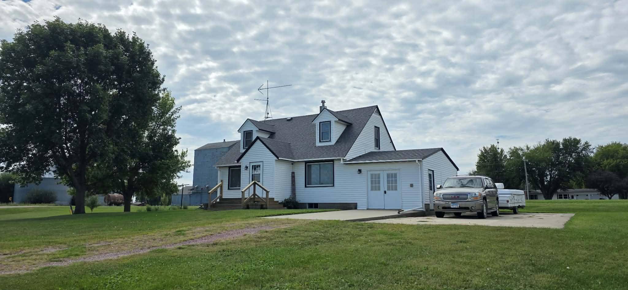 206 E Main ST, Wanda, MN 56294