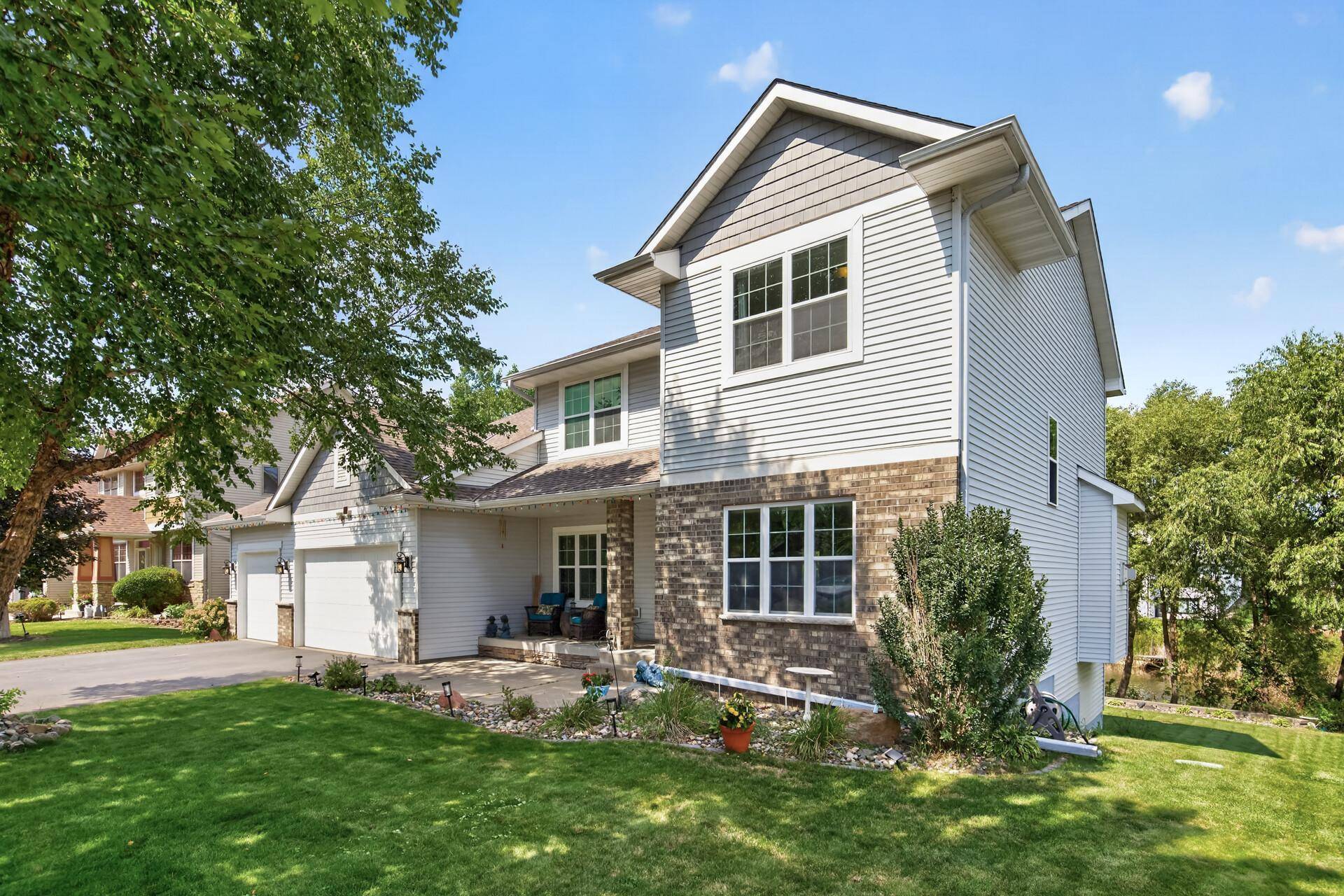 10548 Noble CIR N, Brooklyn Park, MN 55443