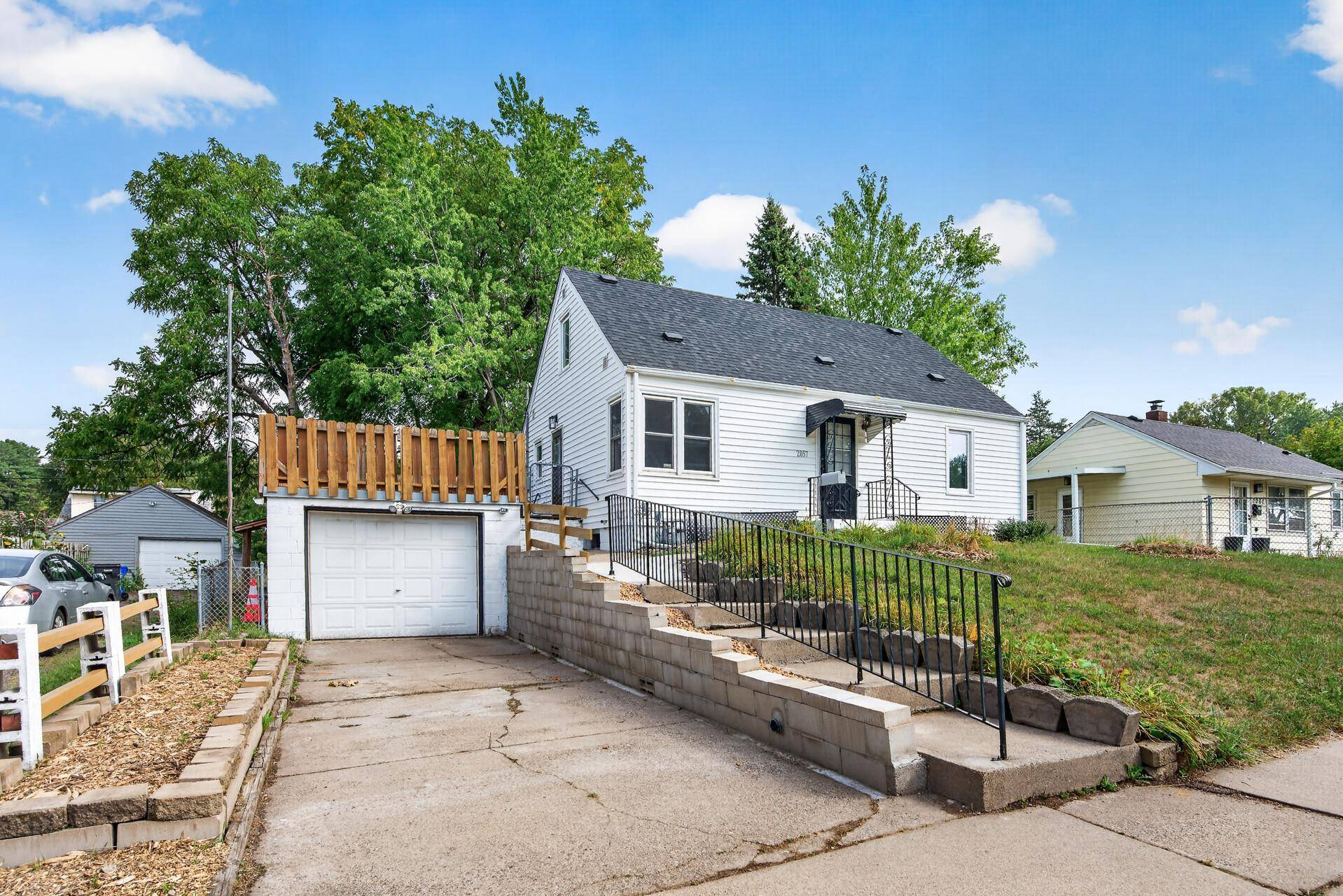 2057 Sherwood AVE, Saint Paul, MN 55119