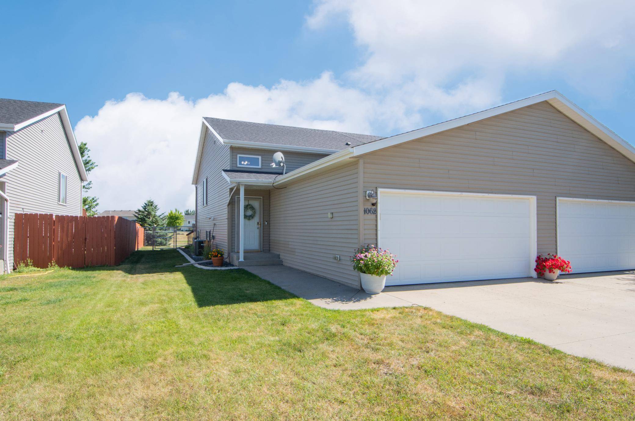 1062 38 1/2 AVE W, West Fargo, ND 58078