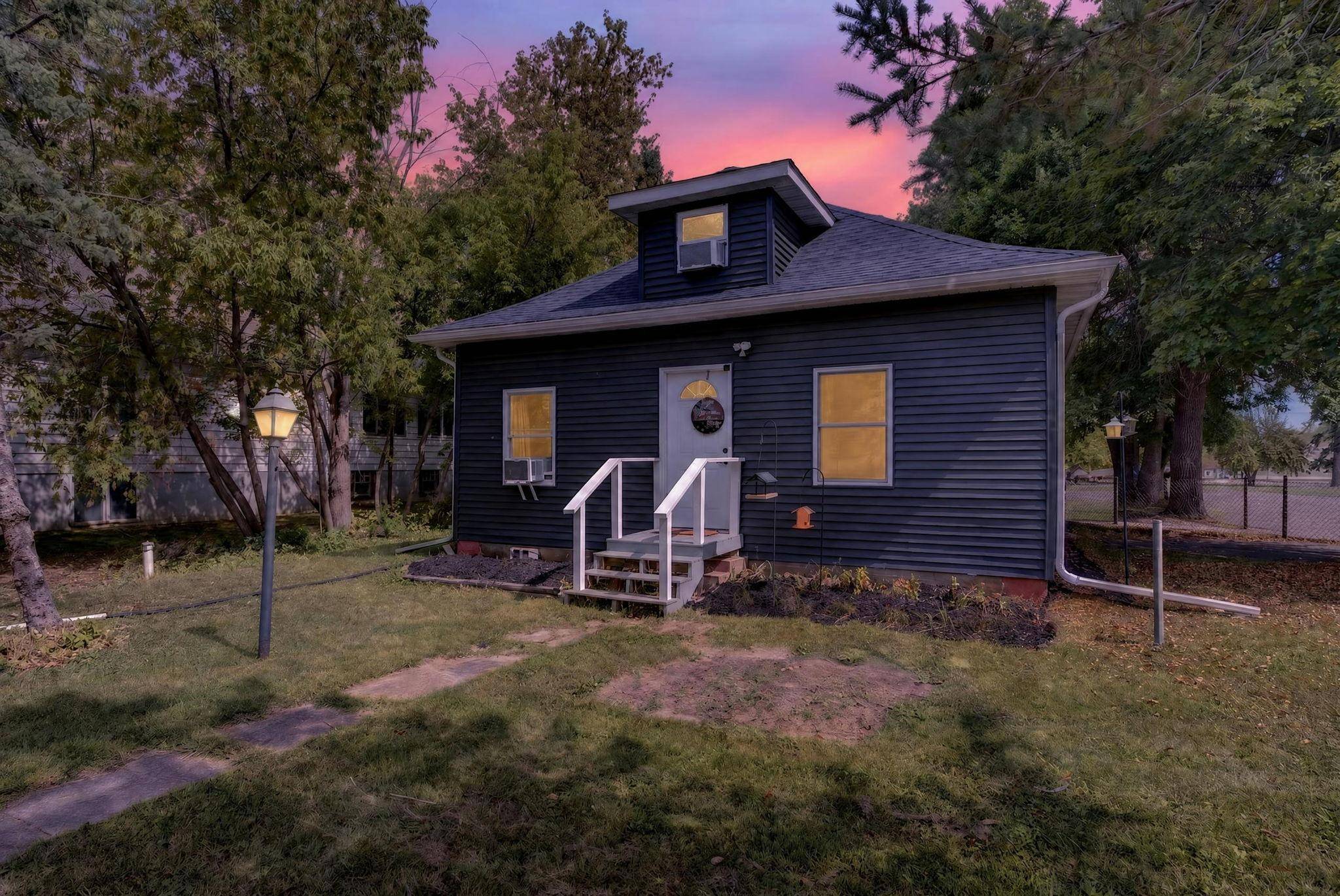 400 Oak ST, Grasston, MN 55030