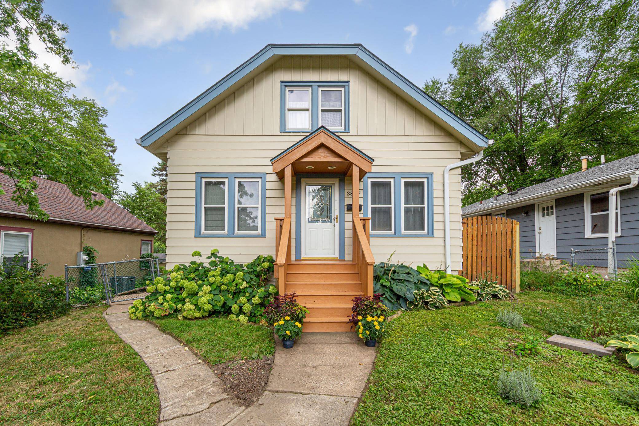 3807 27th AVE N, Robbinsdale, MN 55422