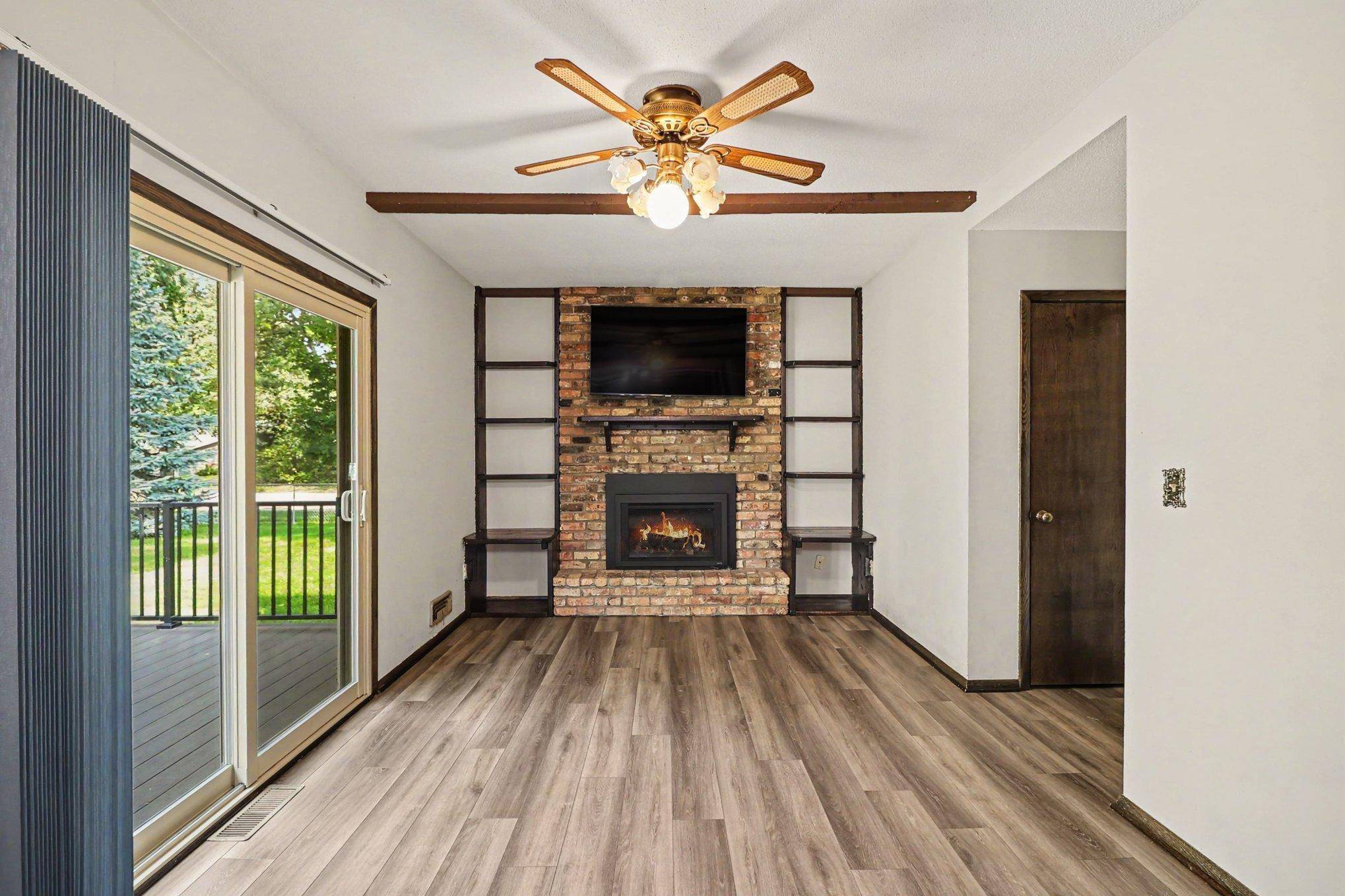 2001 102nd AVE NW, Coon Rapids, MN 55433