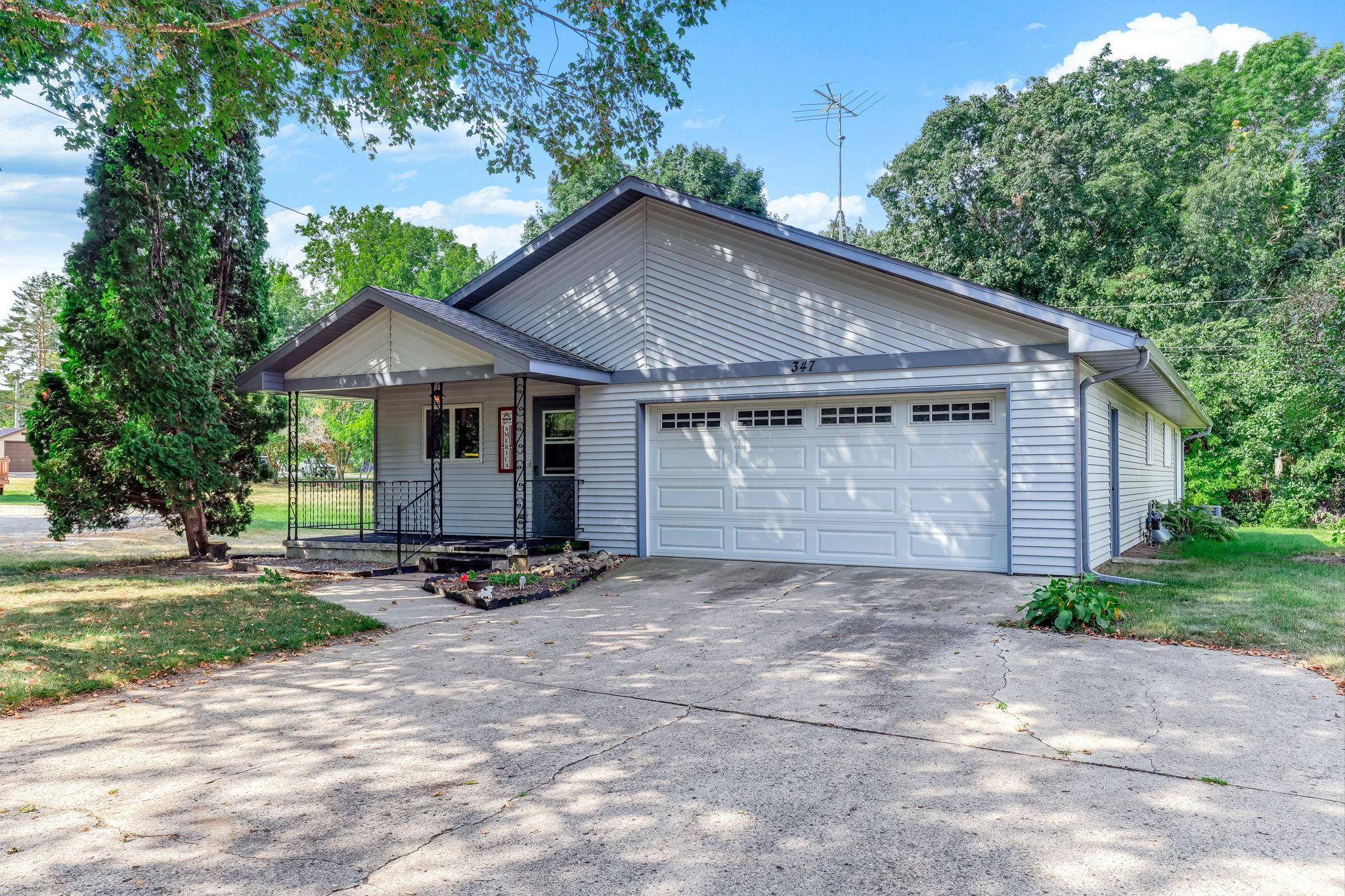 347 Spruce DR E, Annandale, MN 55302