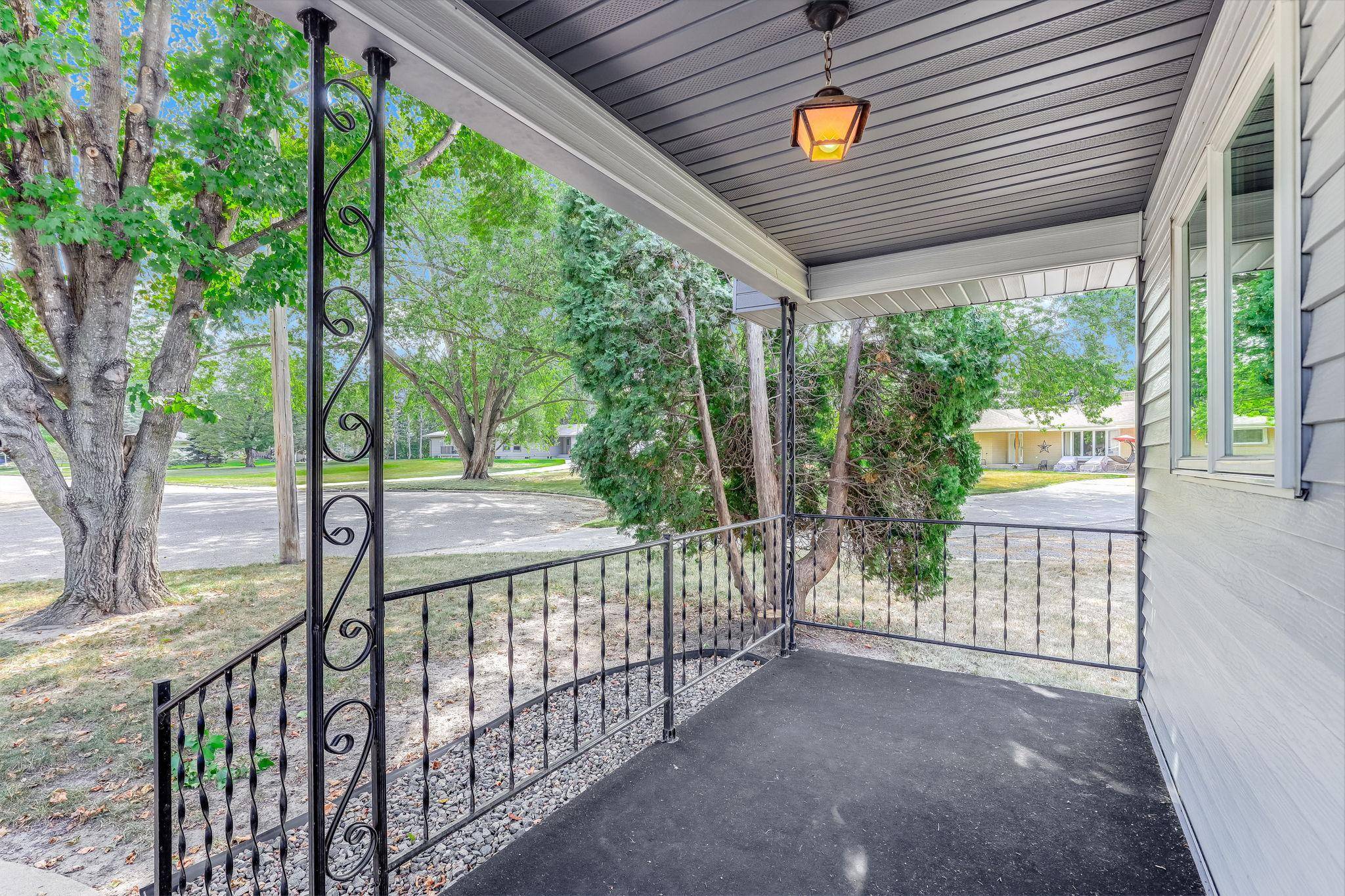 347 Spruce DR E, Annandale, MN 55302